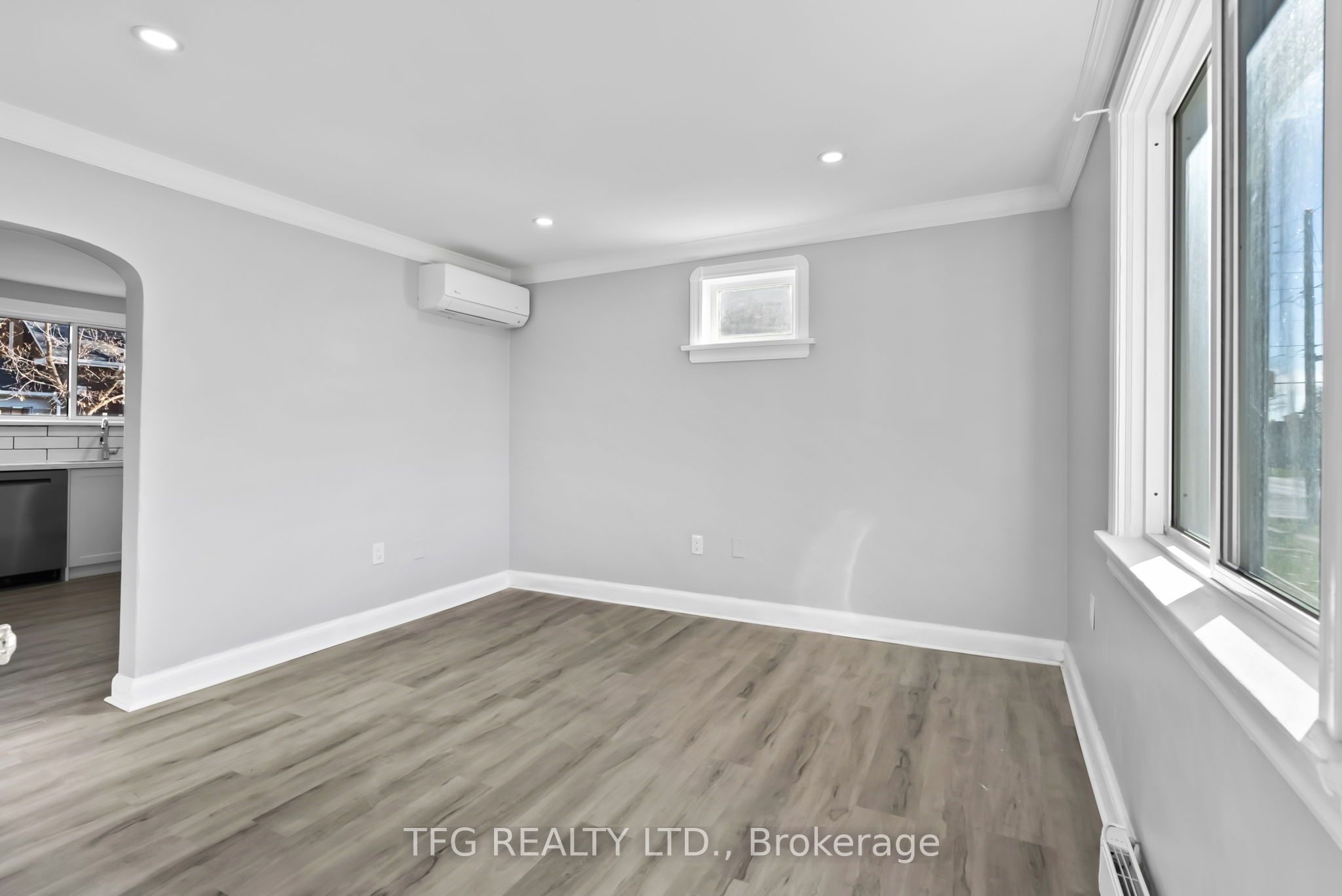 73 Central Park Boulevard Property Photo 6