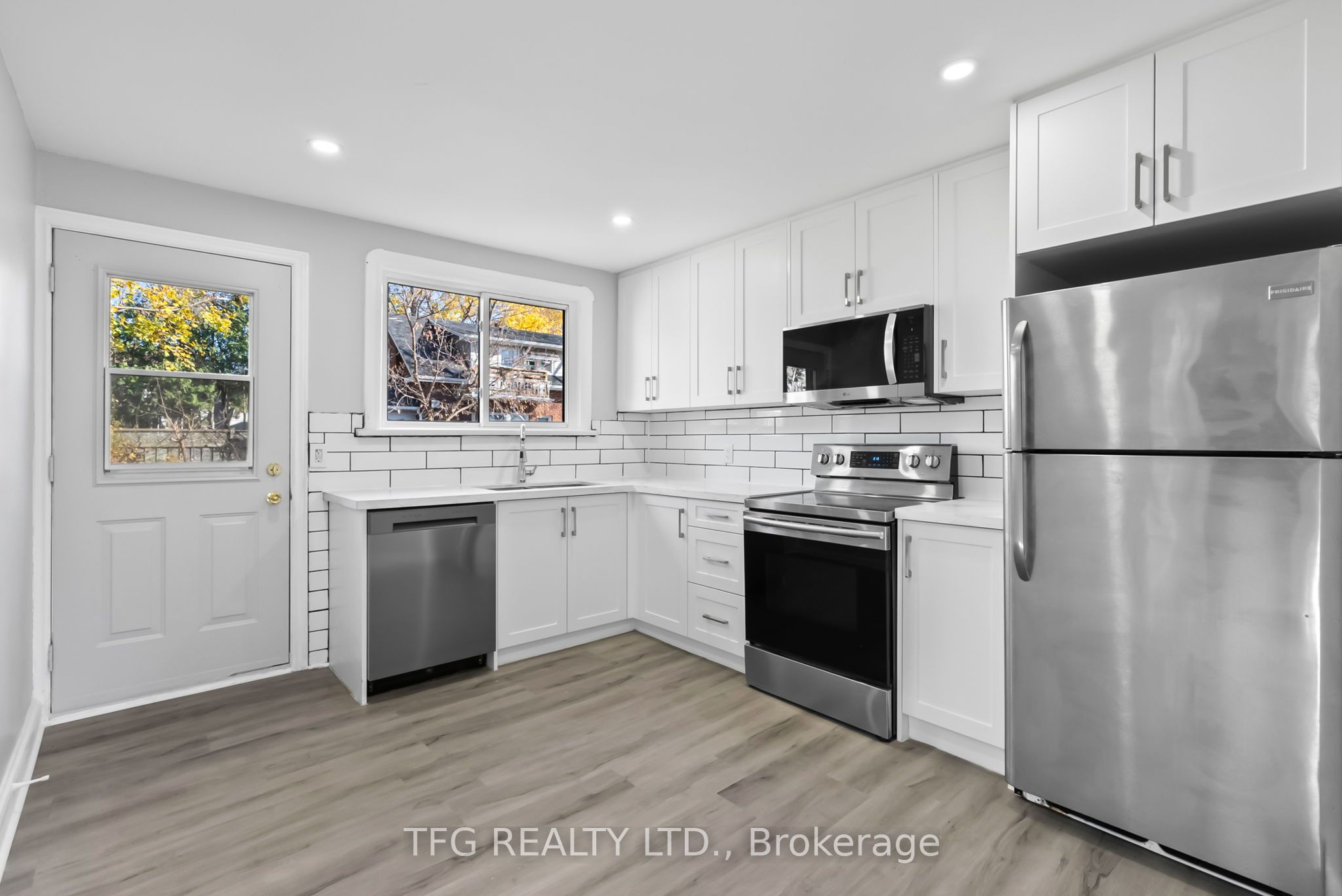 73 Central Park Boulevard Property Photo 7