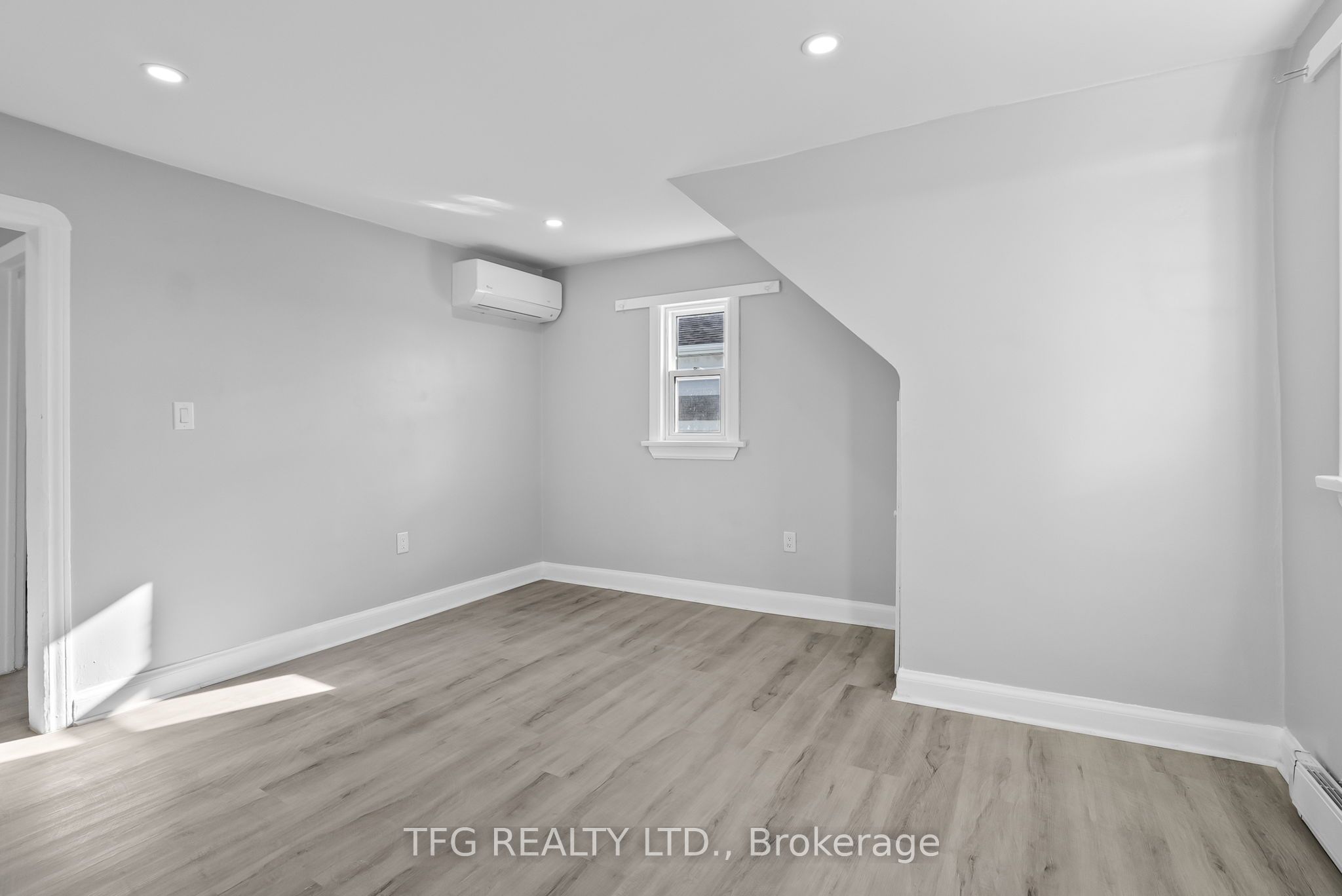 73 Central Park Boulevard Property Photo 13