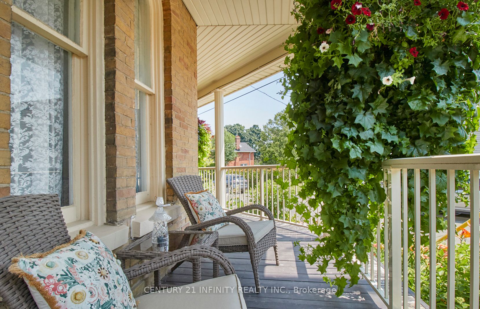 98 Church Street Property Photo 6