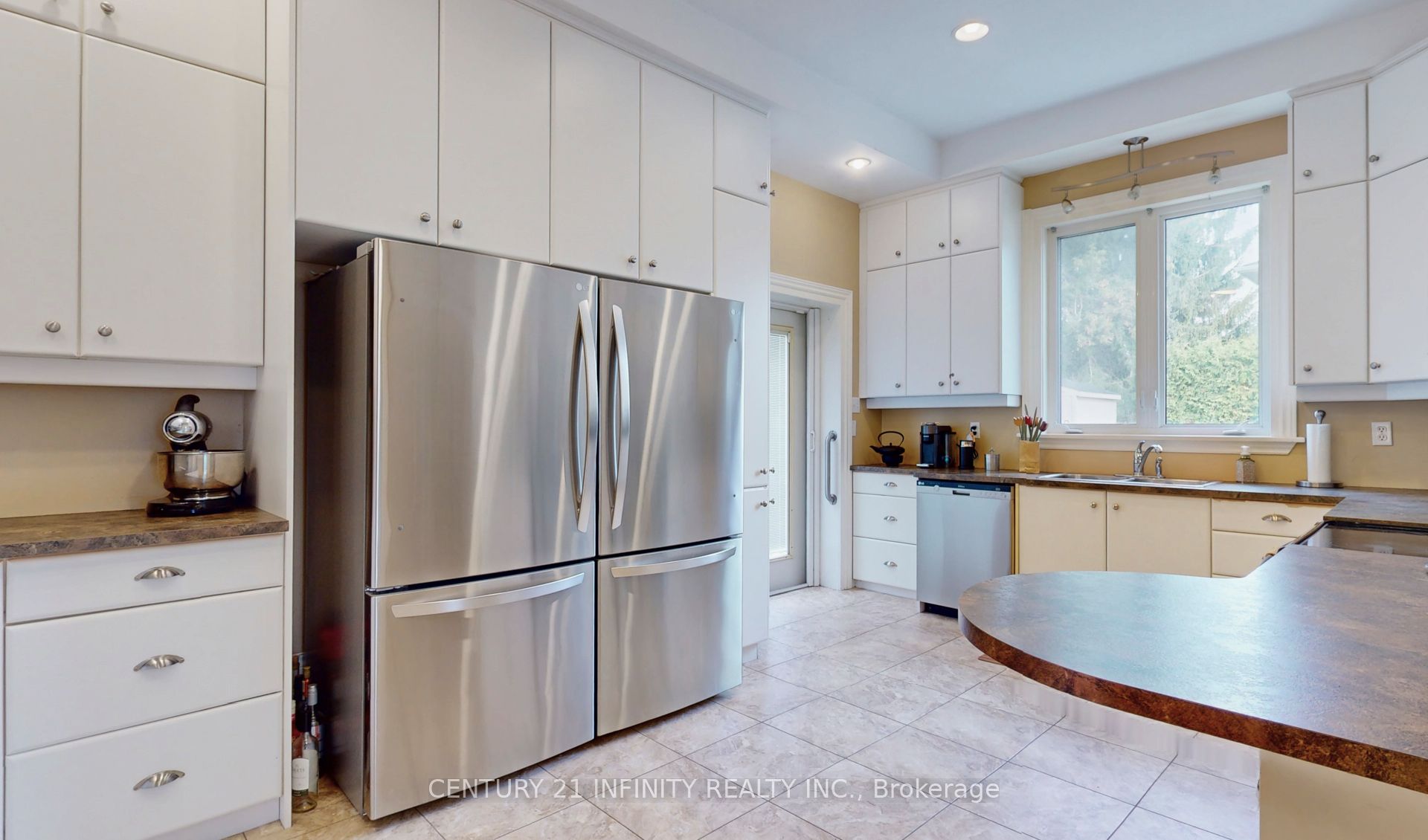 98 Church Street Property Photo 19
