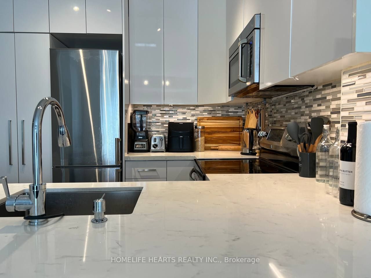 #113 - 2351 Kennedy Road Property Photo 8