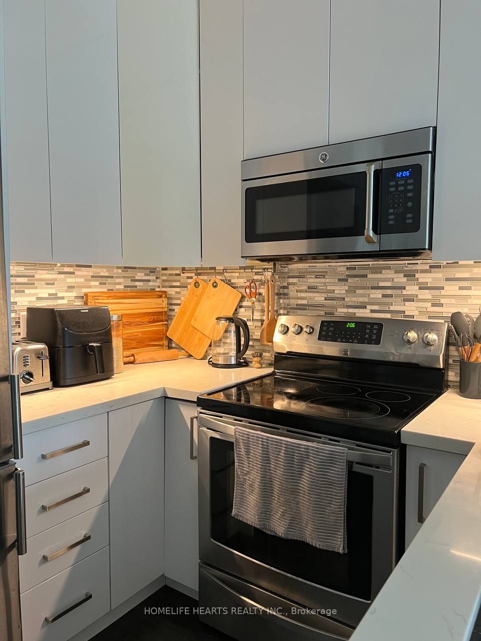 #113 - 2351 Kennedy Road Property Photo 18