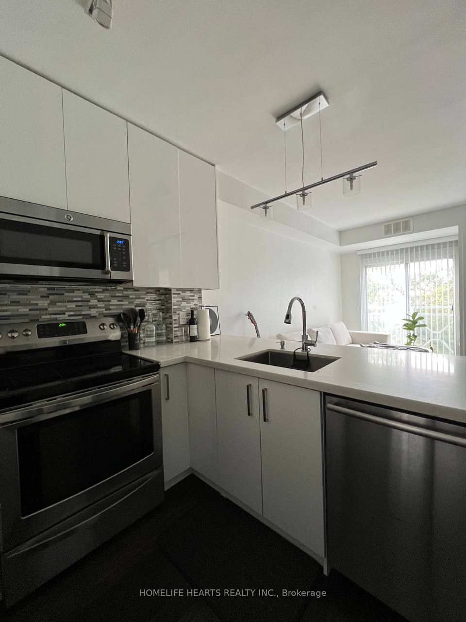 #113 - 2351 Kennedy Road Property Photo 23