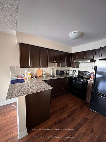 #2418 - 135 Village Green Square Property Photo 9