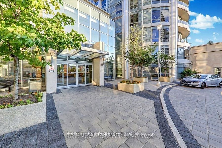 #2418 - 135 Village Green Square Property Photo 22