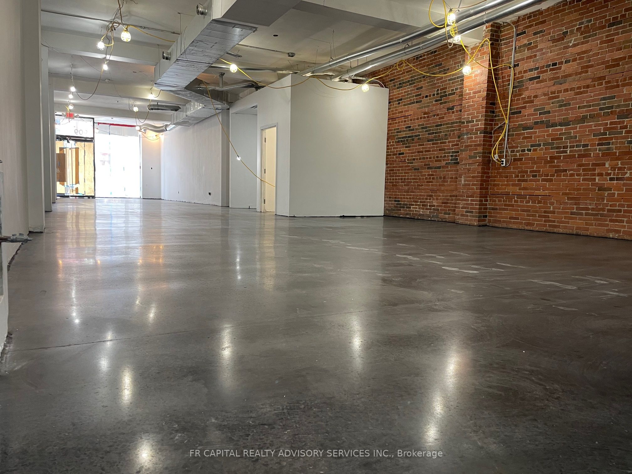 #101 - 909 Queen Street Property Photo 3
