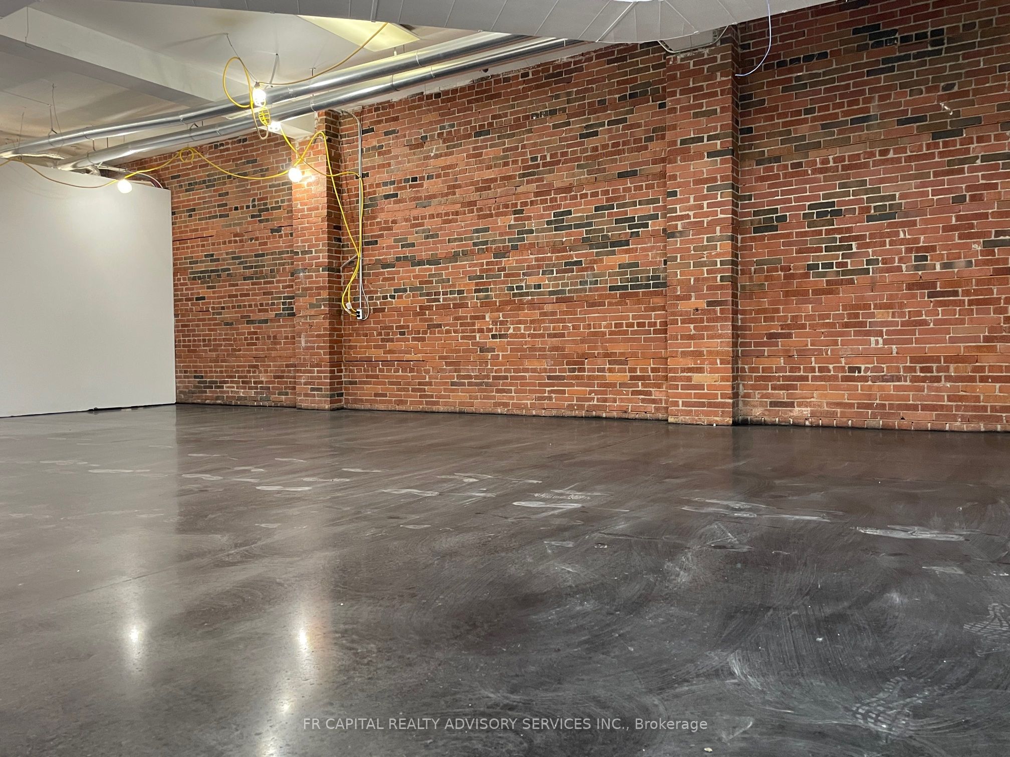#101 - 909 Queen Street Property Photo 4