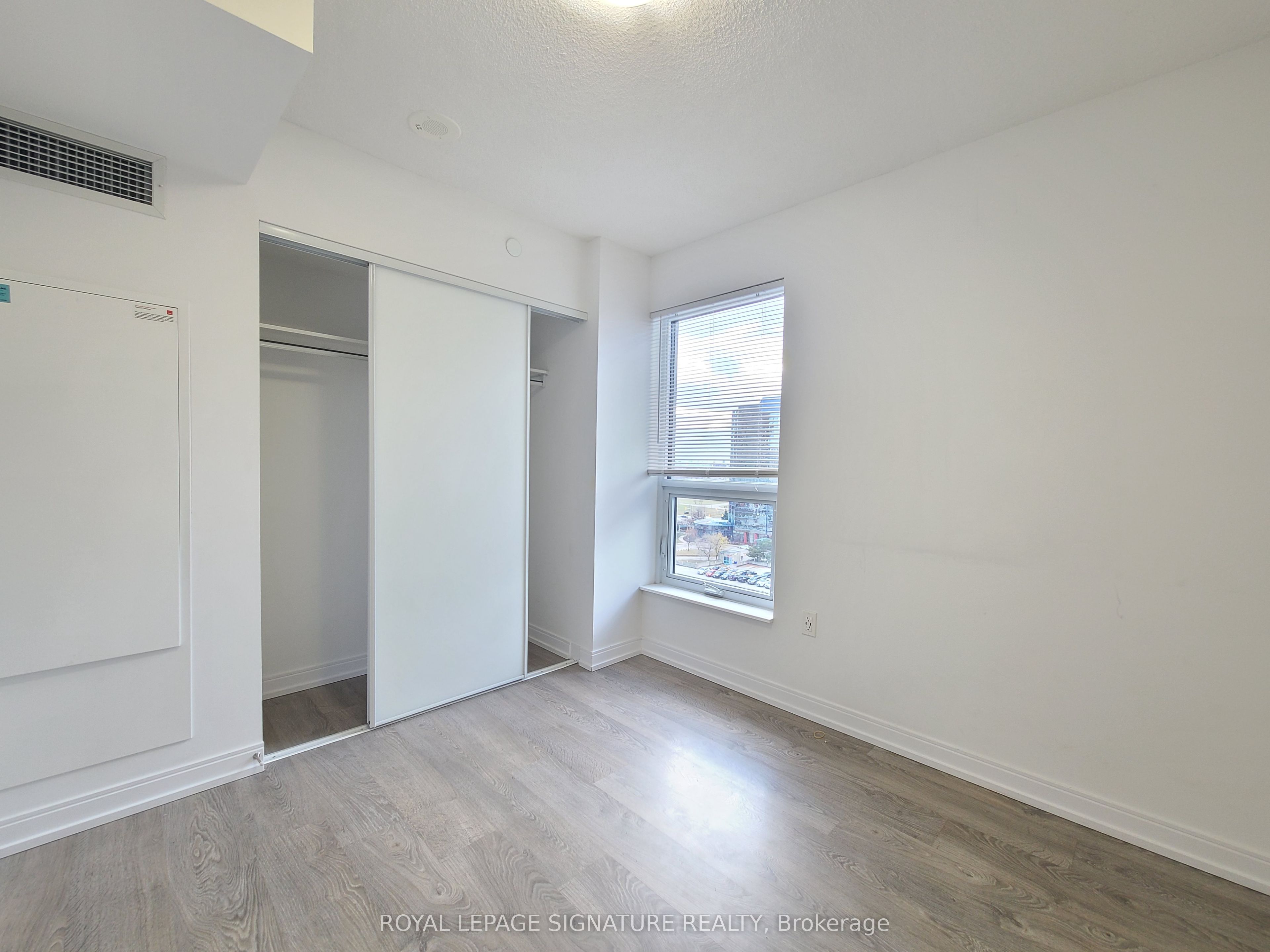 #1223 - 275 Village Green Square Property Photo 9