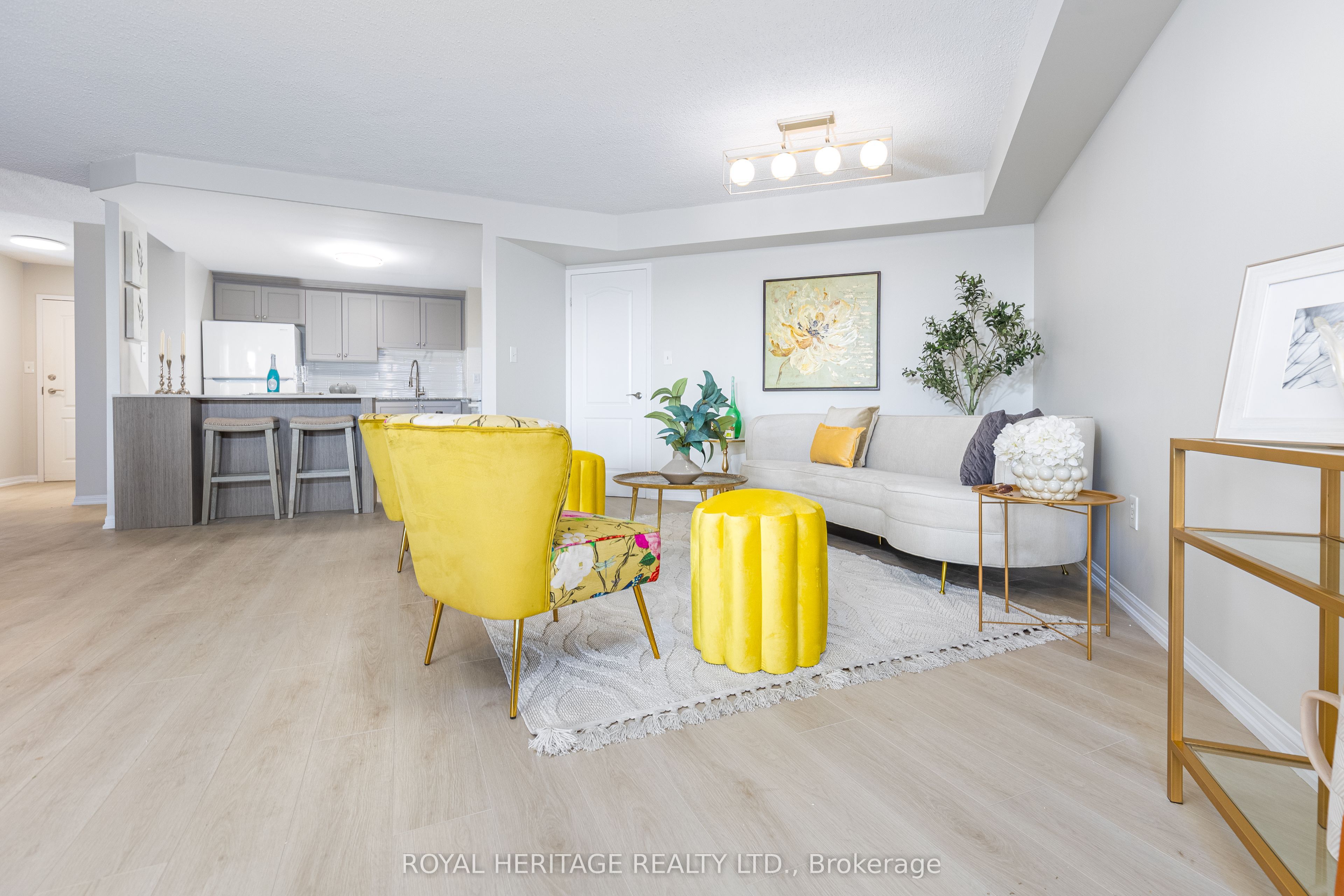 #501 - 712 Rossland Road Property Photo 5