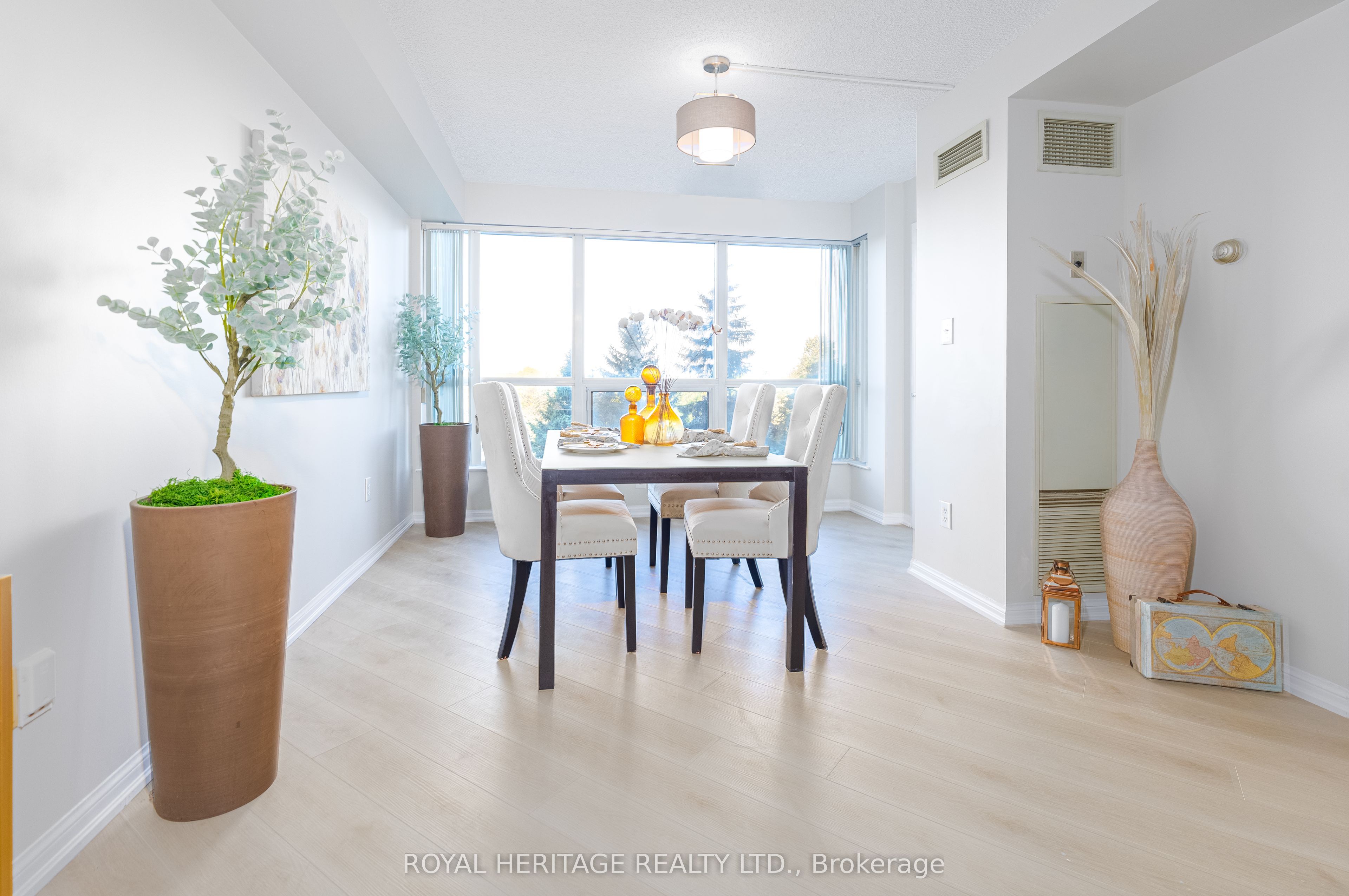 #501 - 712 Rossland Road Property Photo 10