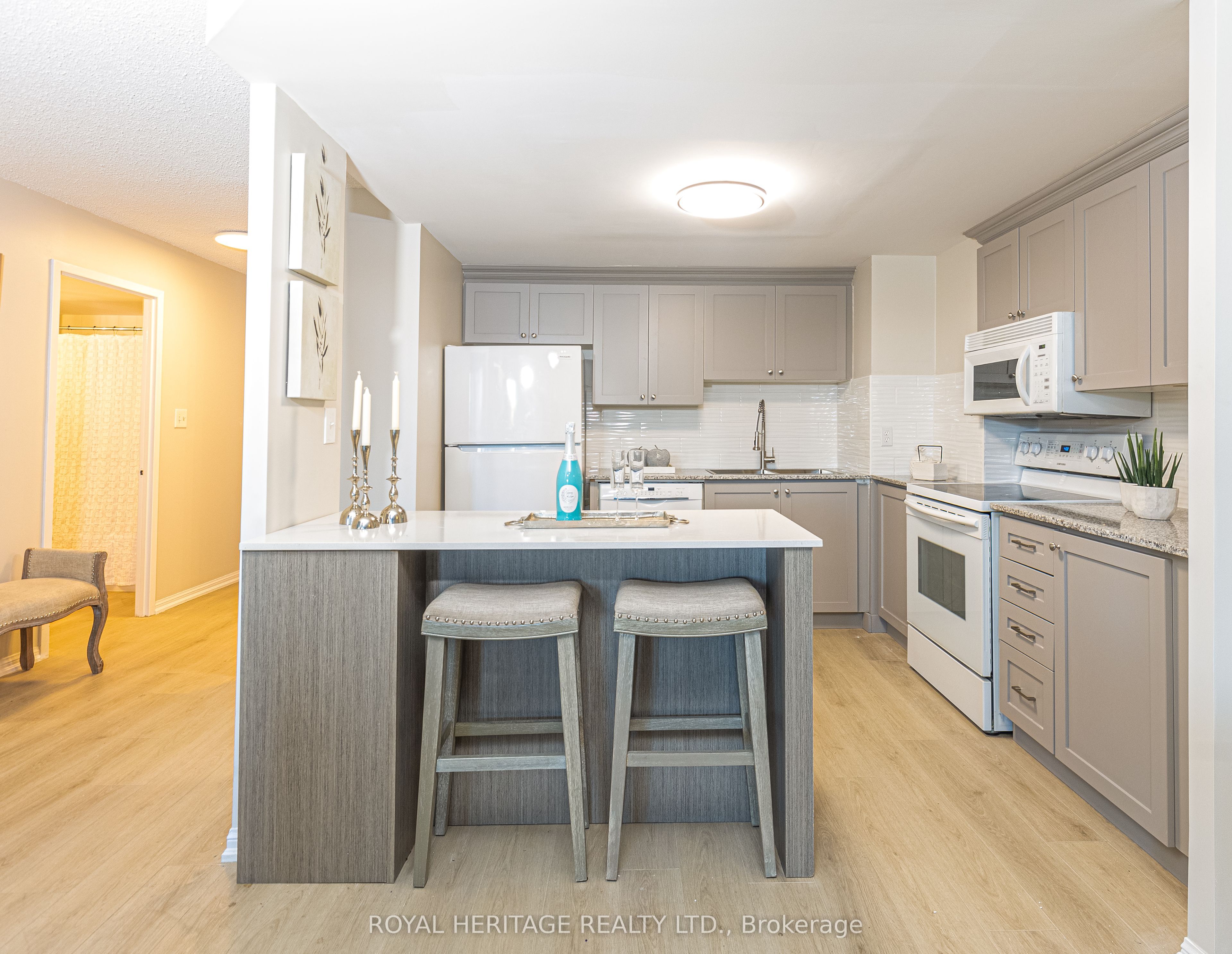 #501 - 712 Rossland Road Property Photo 18