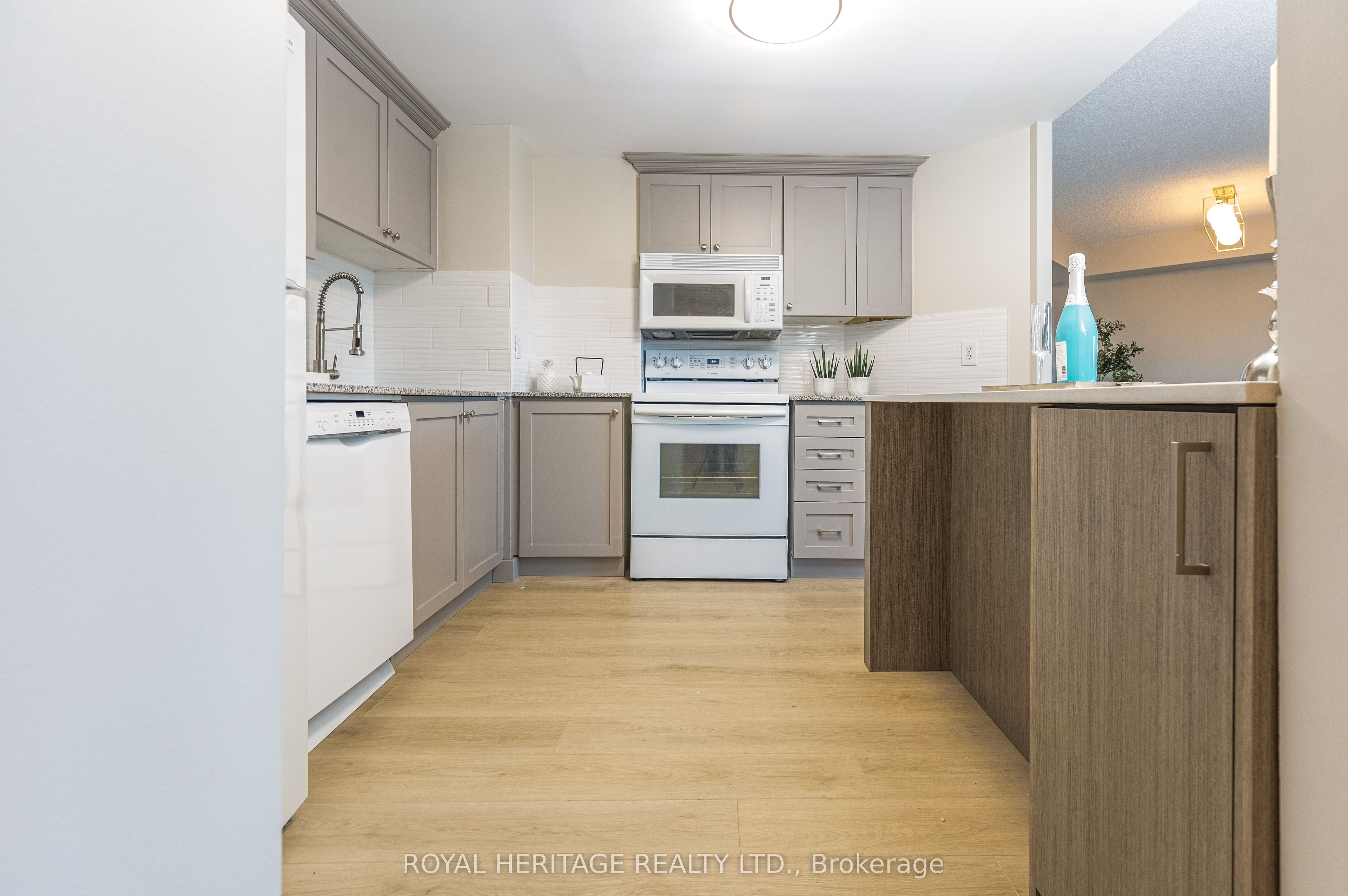 #501 - 712 Rossland Road Property Photo 19