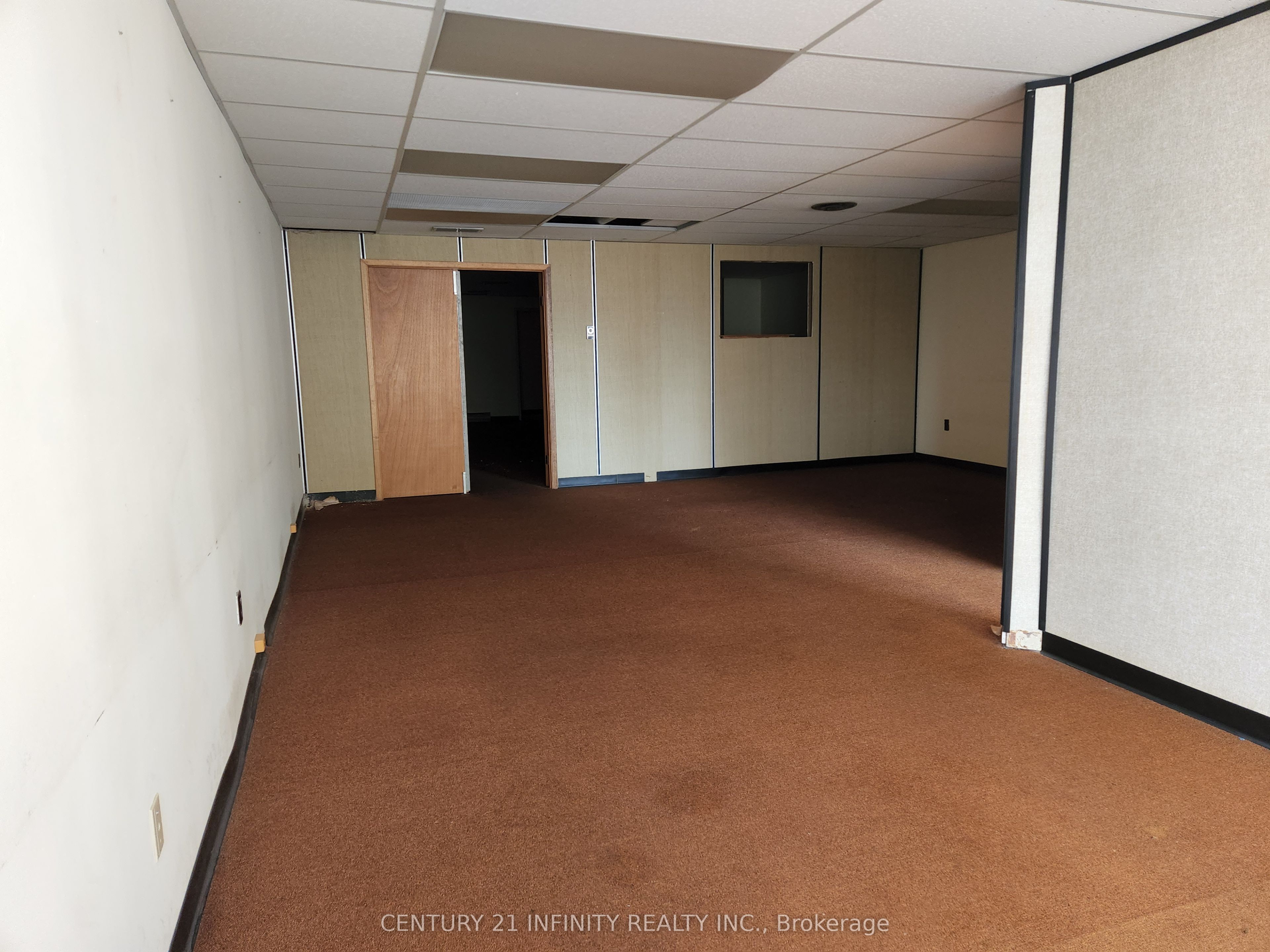 #301 - 74 Simcoe Street Property Photo 4