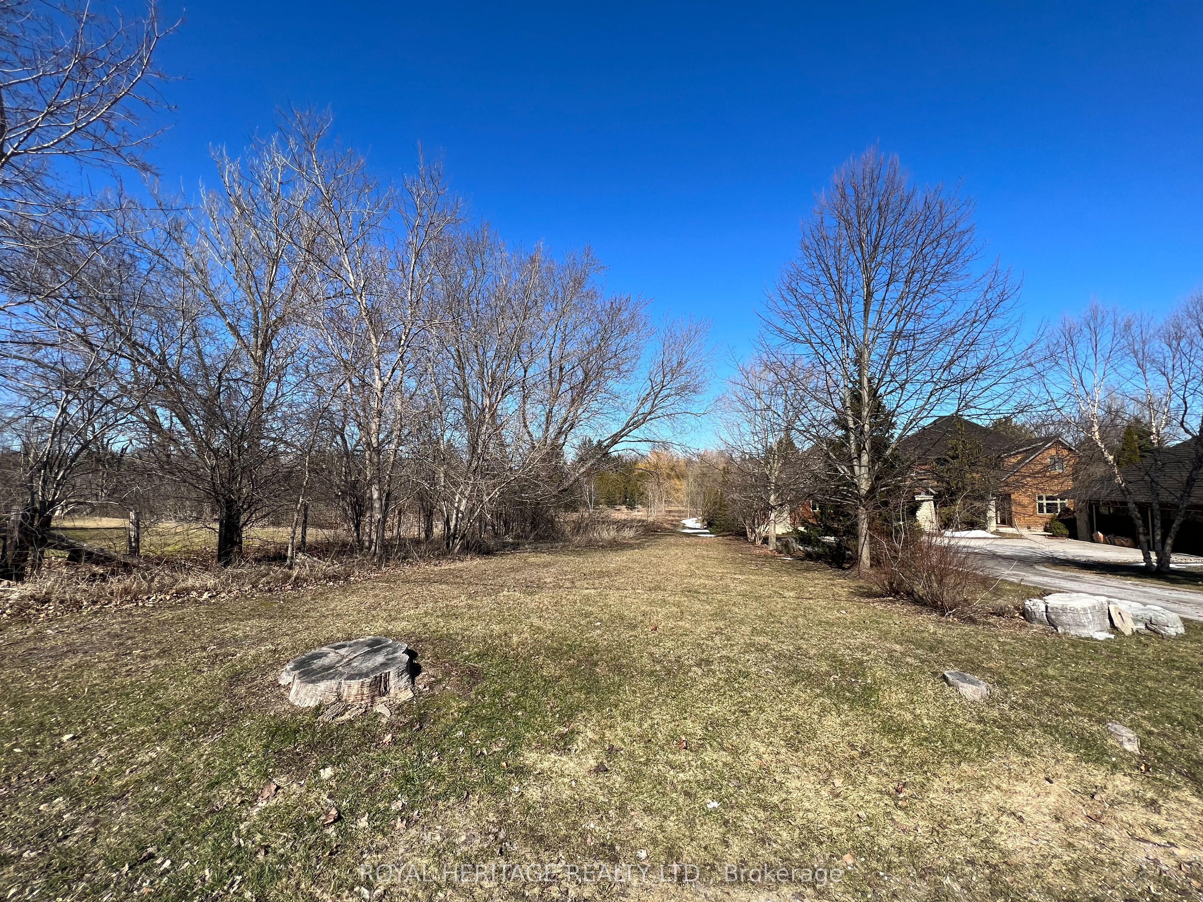 77 King Lane Property Photo 3