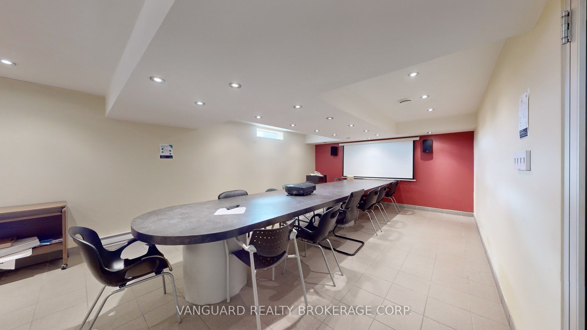 2851 Eglinton Avenue Property Photo 7