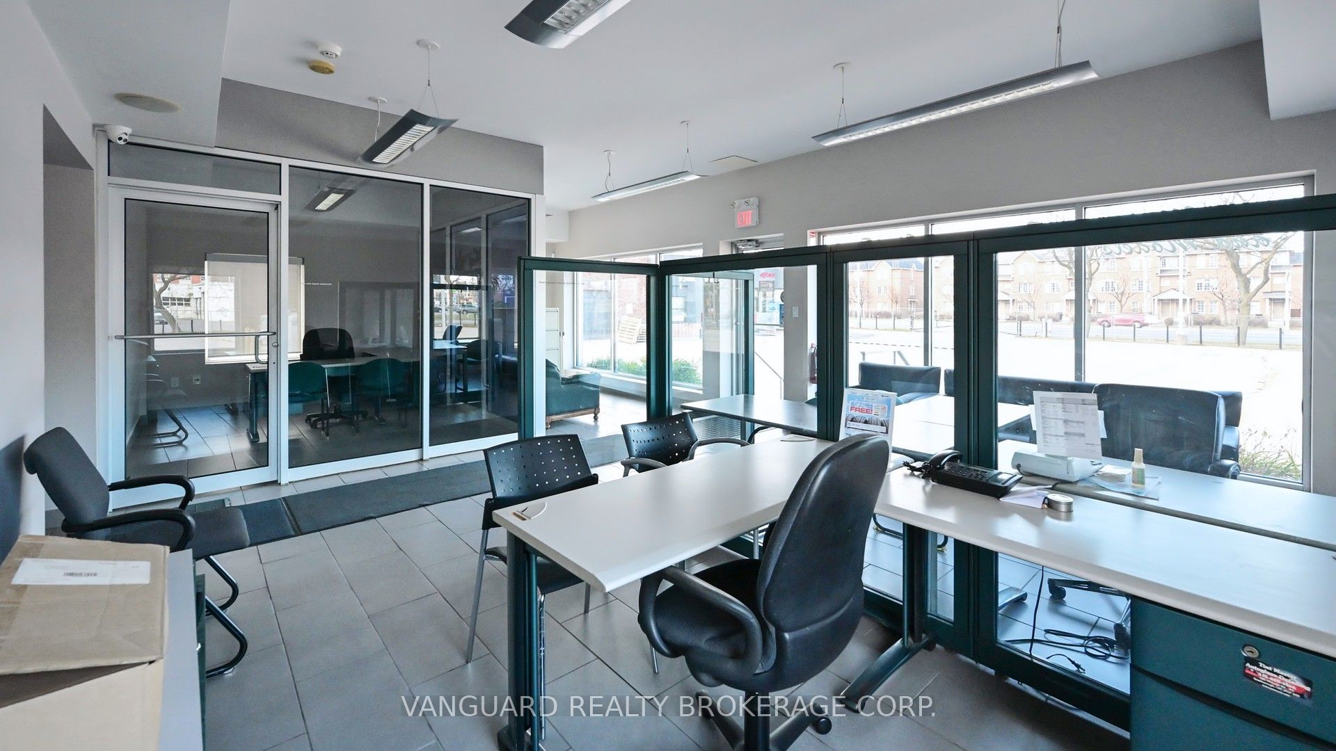 2851 Eglinton Avenue Property Photo 11