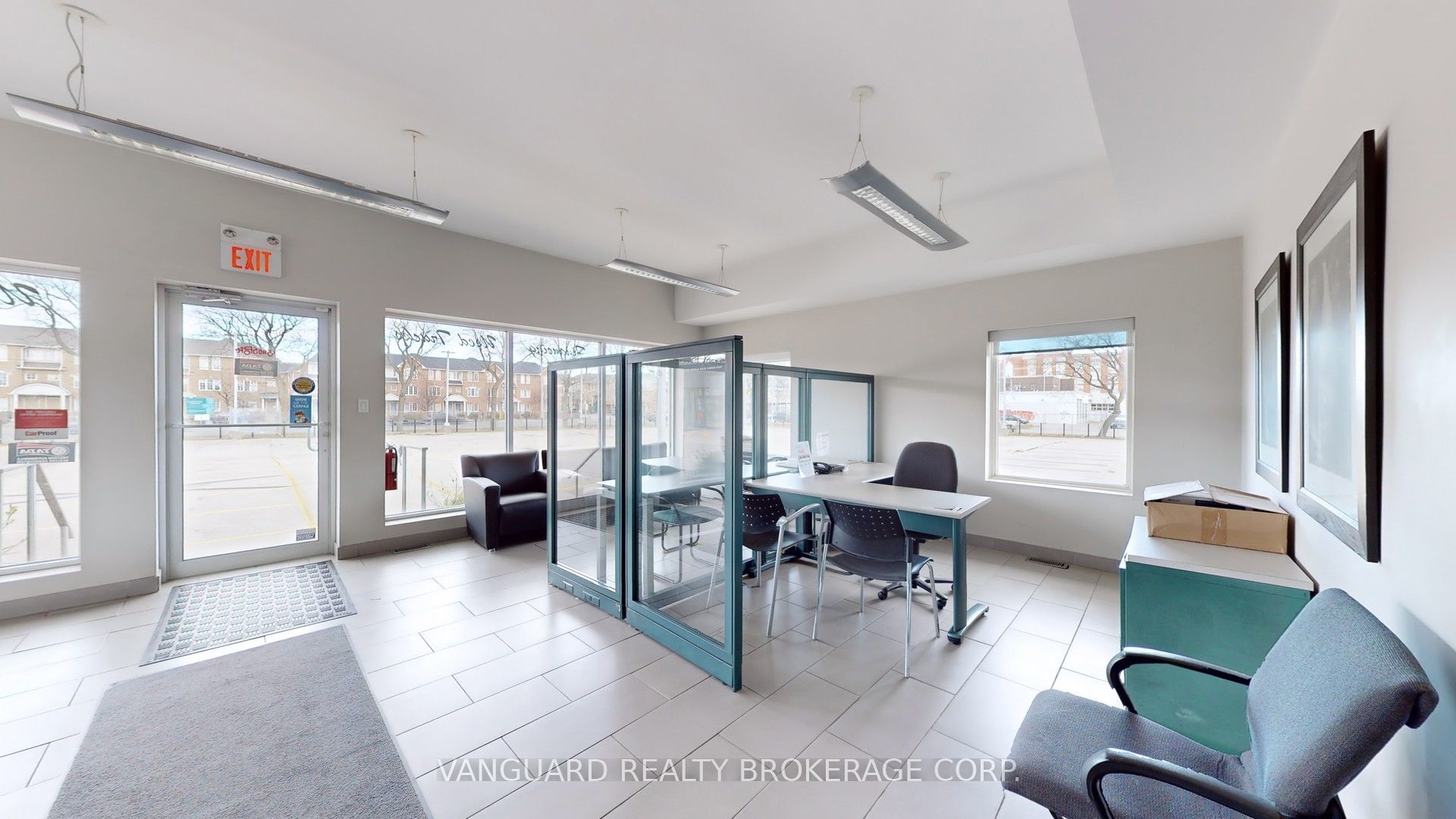 2851 Eglinton Avenue Property Photo 14