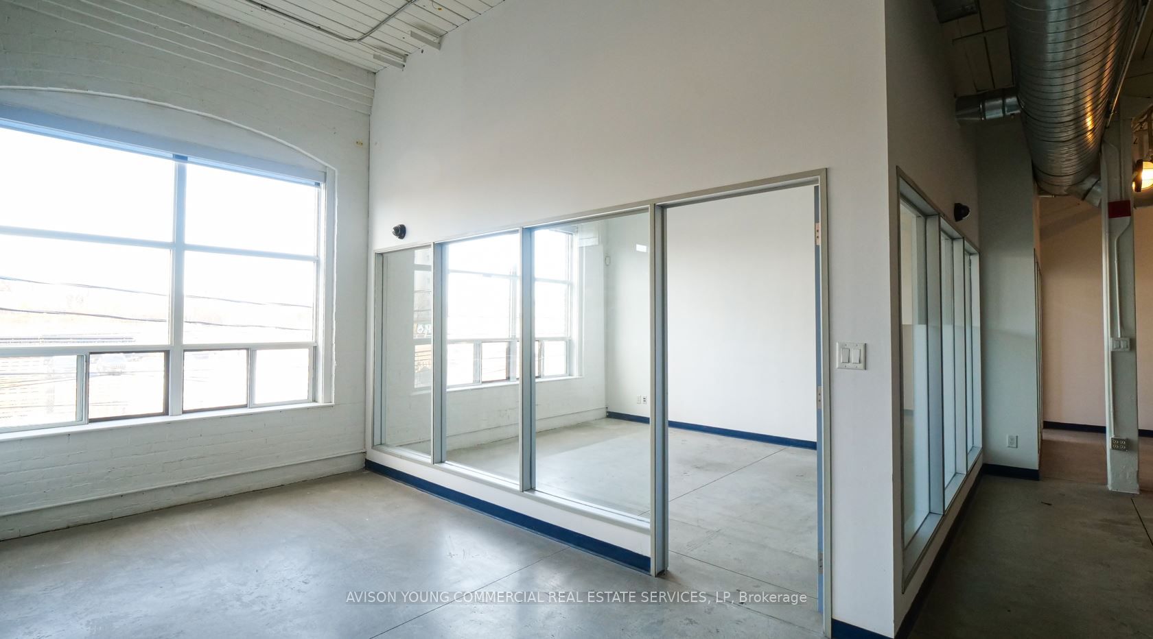 #205 - 401 Logan Avenue Property Photo 7