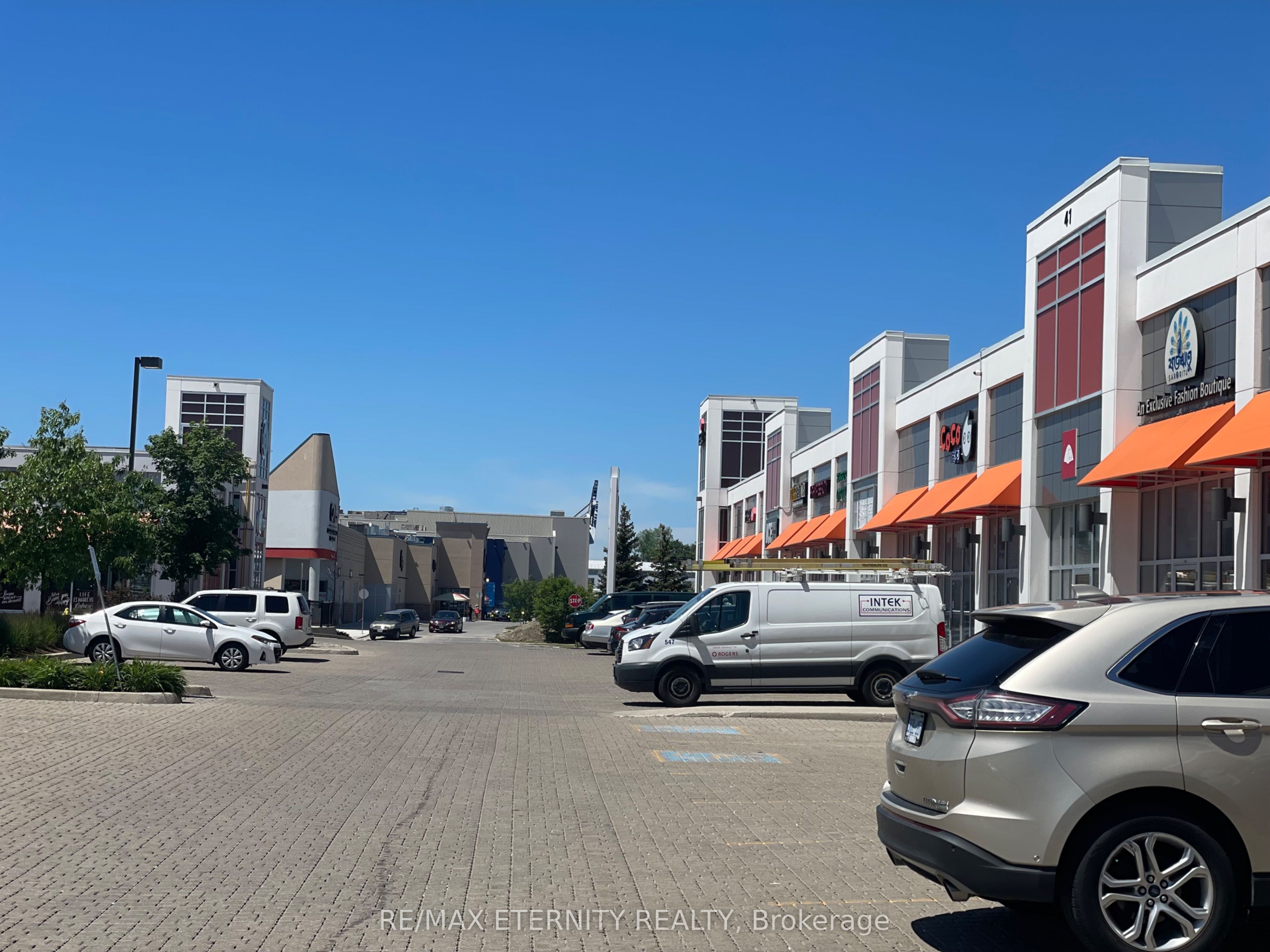 #122 - 41 Lebovic Avenue Property Photo 6