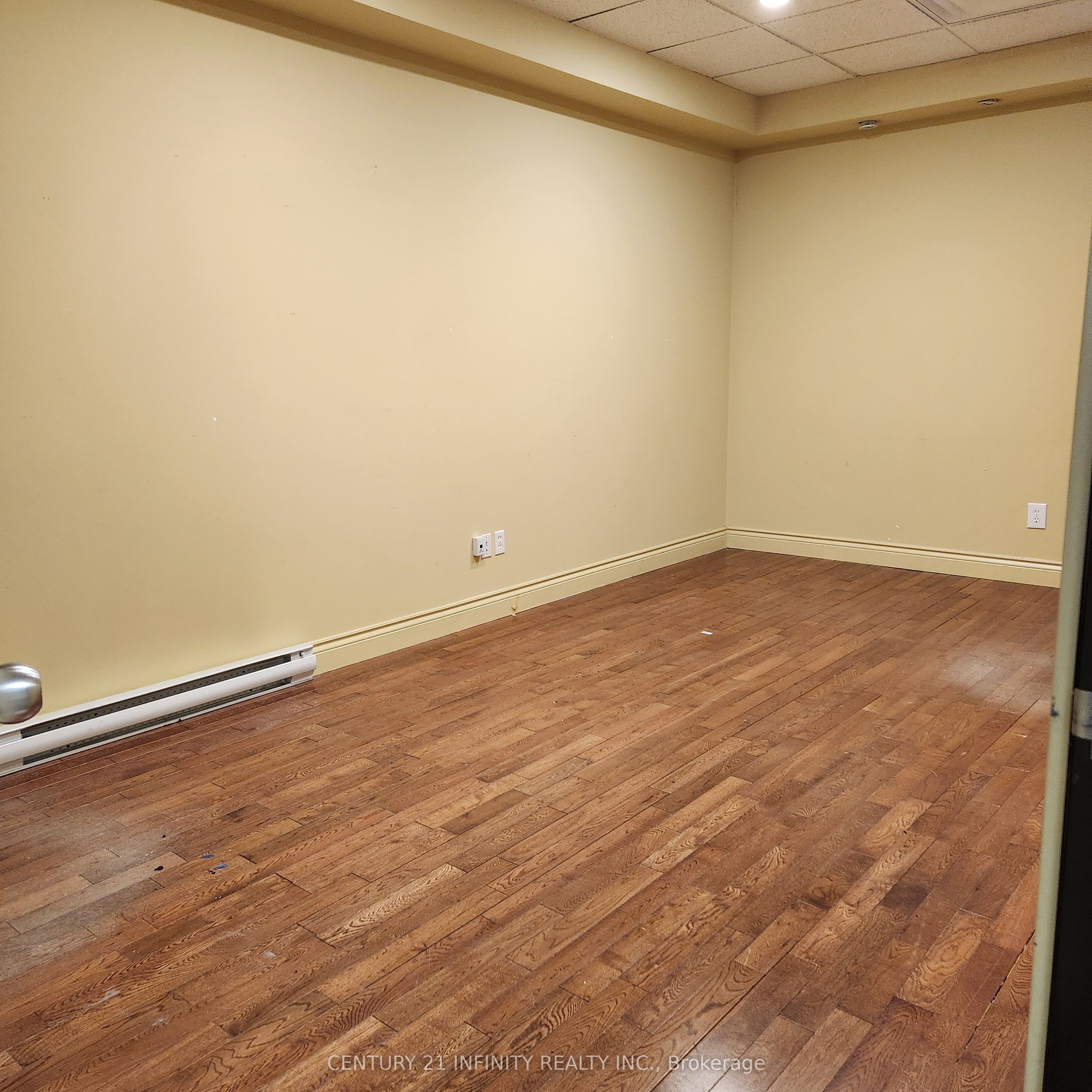 #101 - 74 Simcoe Street Property Photo 7