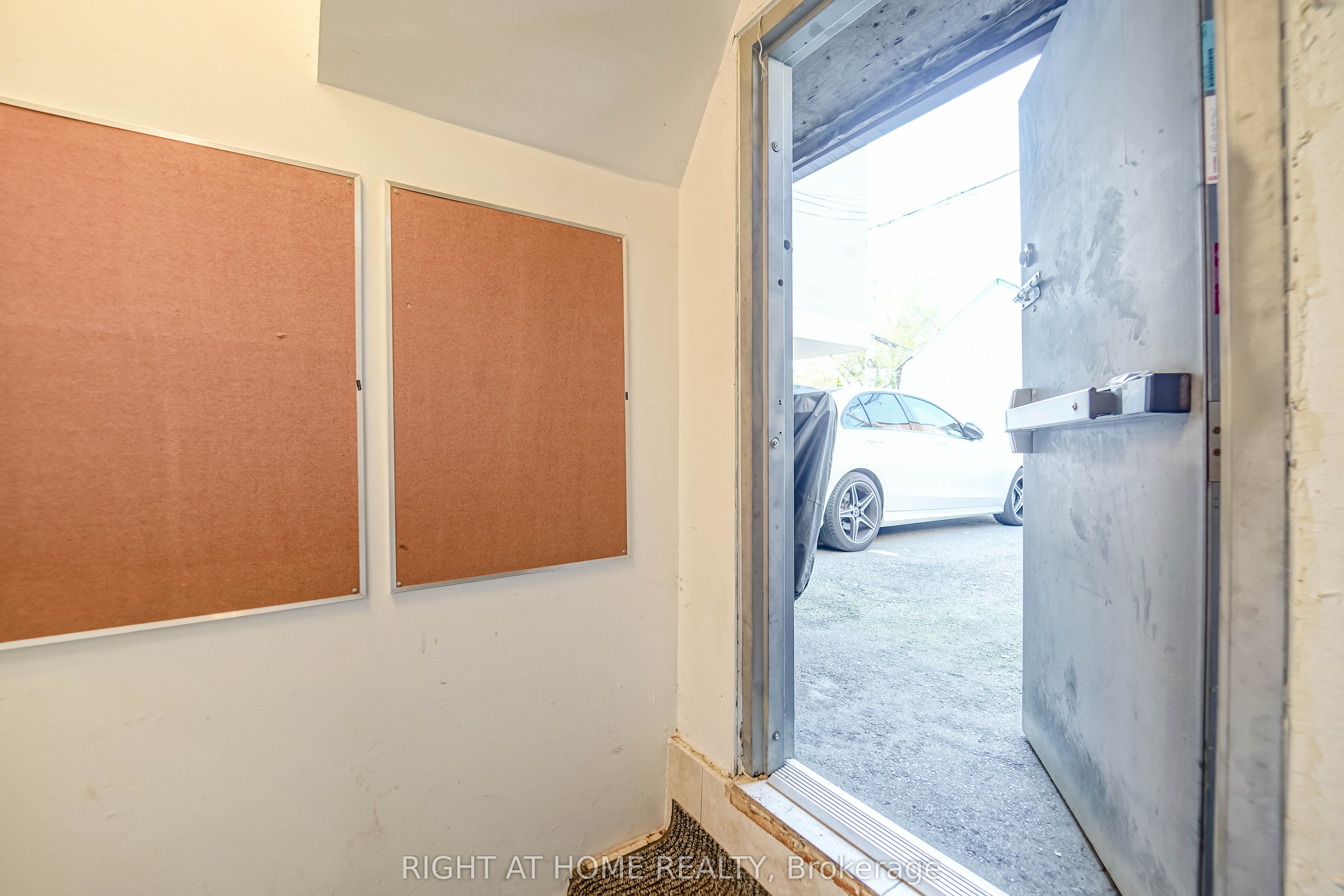 510 Danforth Avenue Property Photo 20