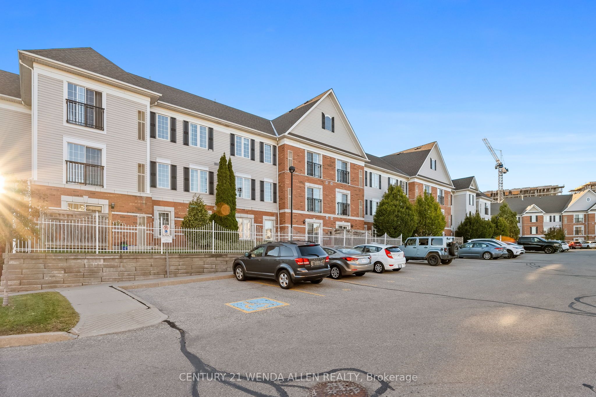 ##309 - 98 Aspen Spring Drive Property Photo 1