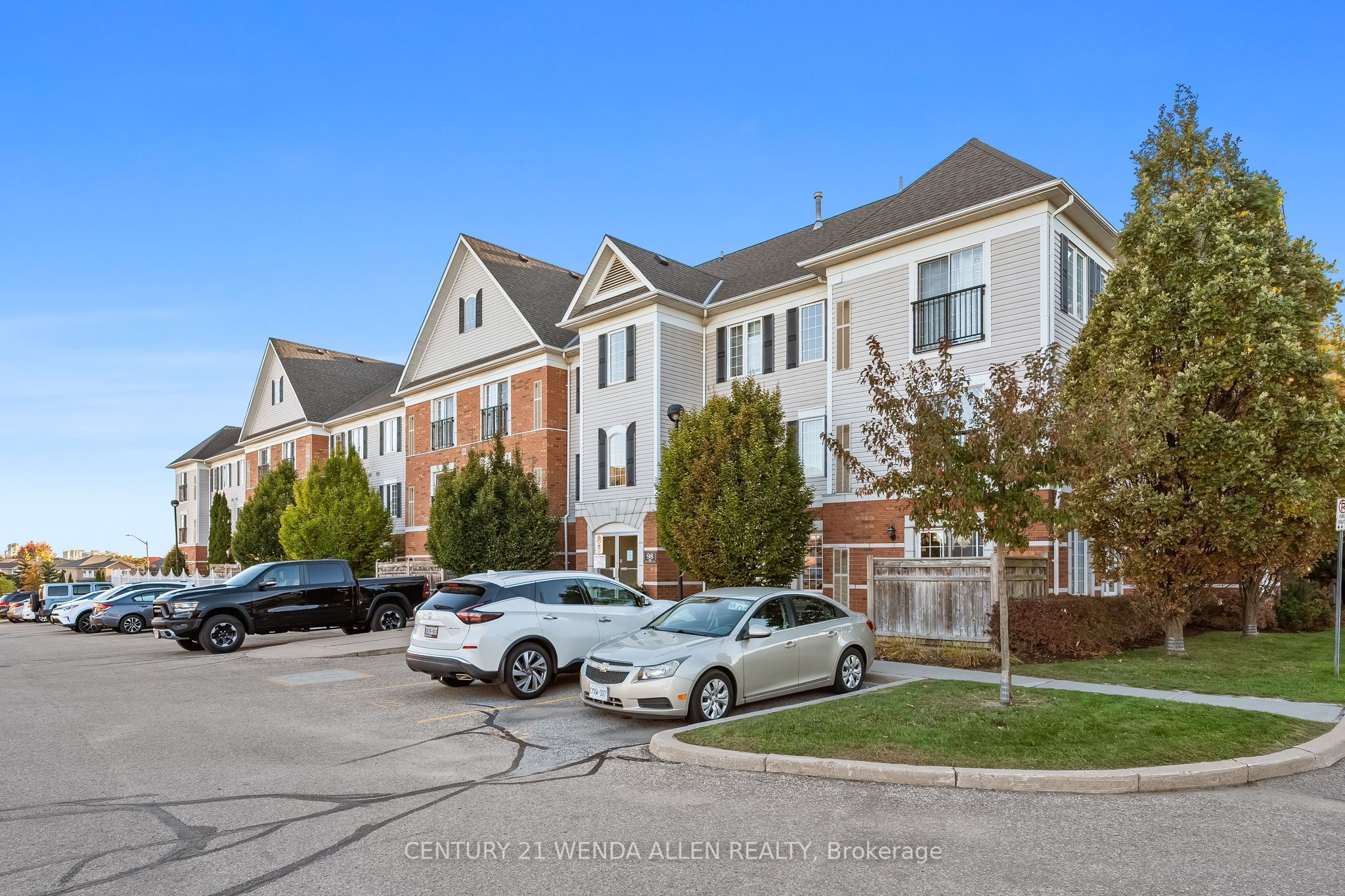 ##309 - 98 Aspen Spring Drive Property Photo 2