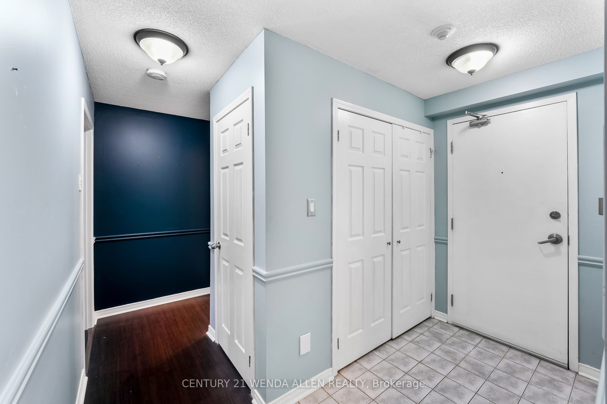##309 - 98 Aspen Spring Drive Property Photo 17