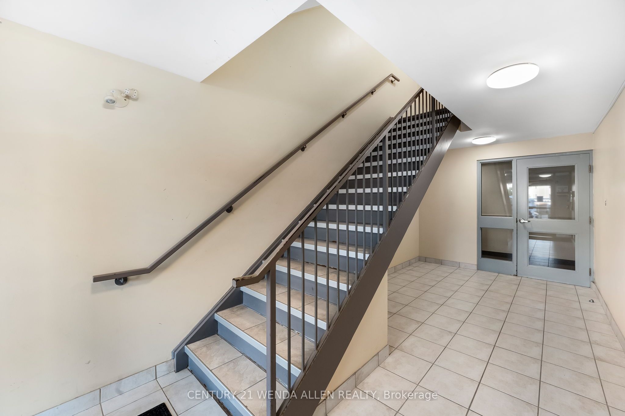 ##309 - 98 Aspen Spring Drive Property Photo 24