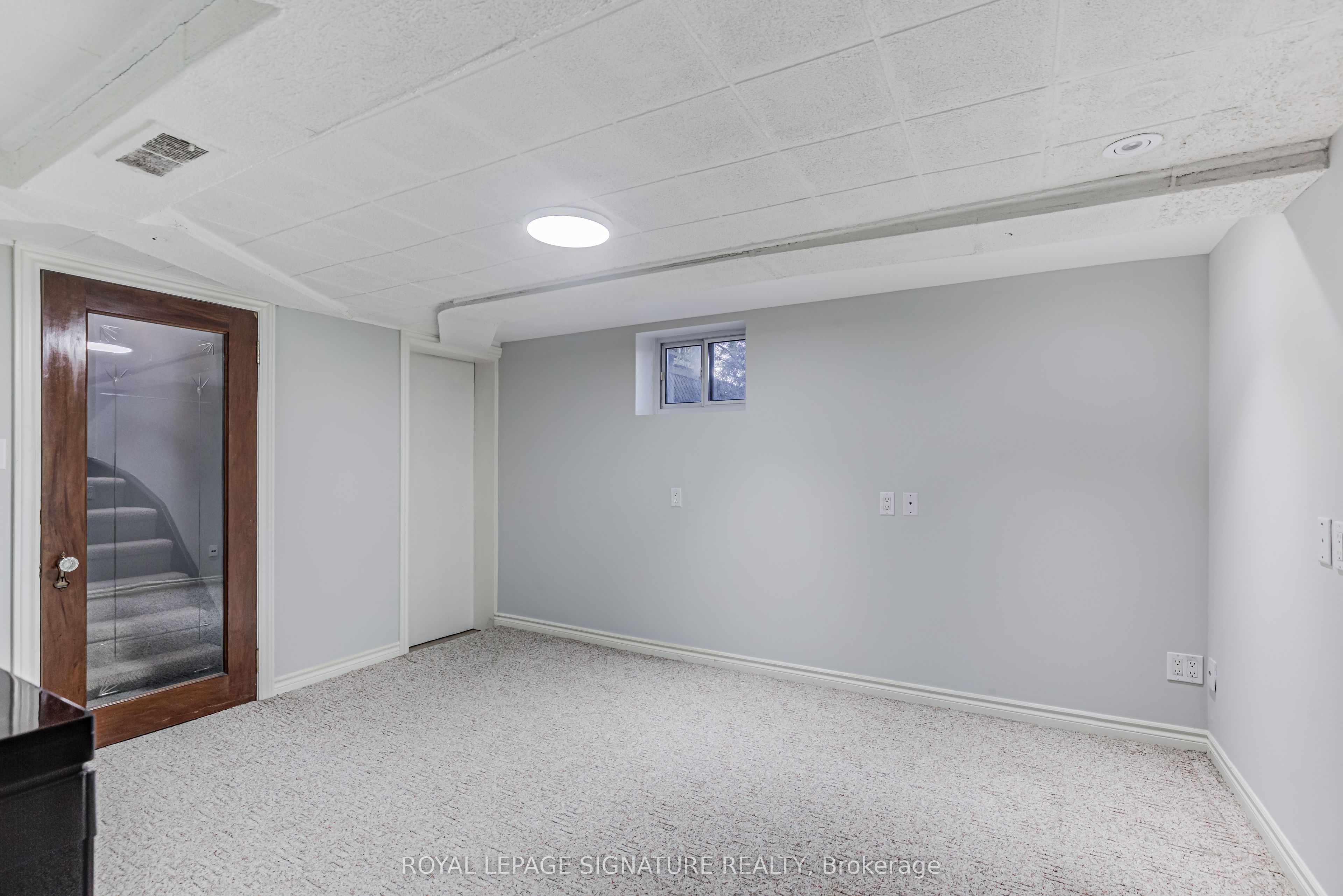 #lower - 81 Hopedale Avenue Property Photo 5