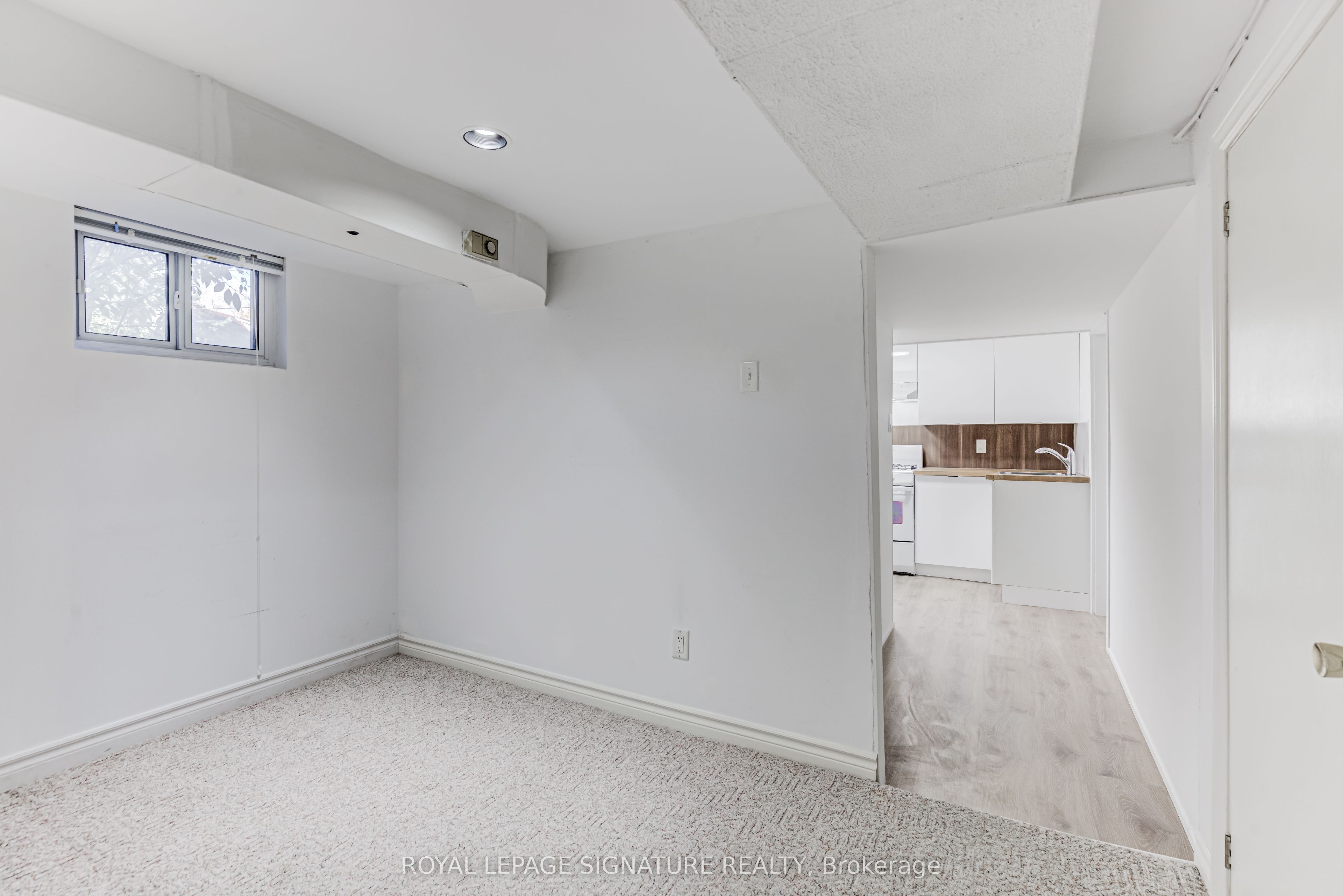 #lower - 81 Hopedale Avenue Property Photo 9