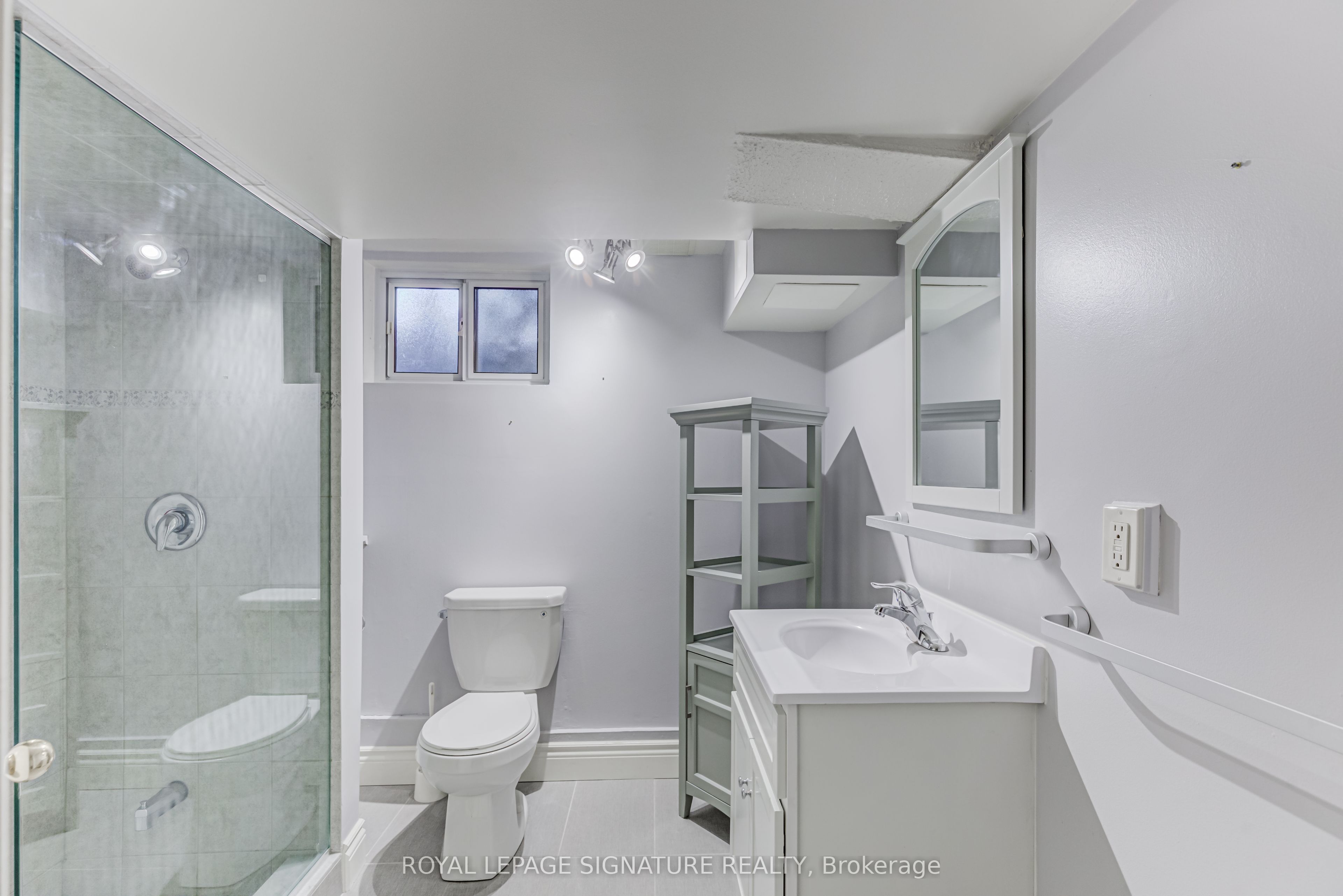 #lower - 81 Hopedale Avenue Property Photo 12