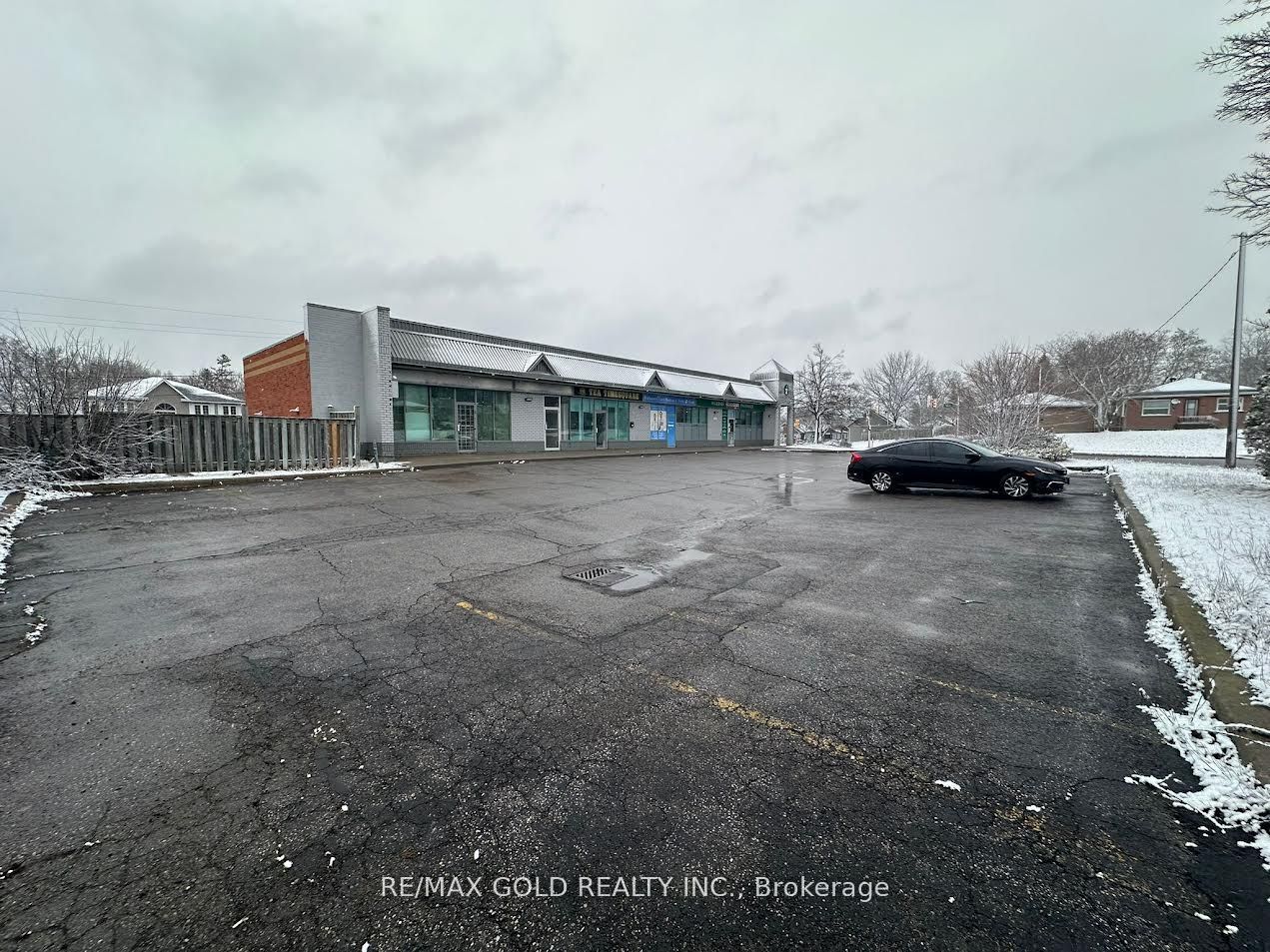 #4 - 303 Hillside Avenue Property Photo 2