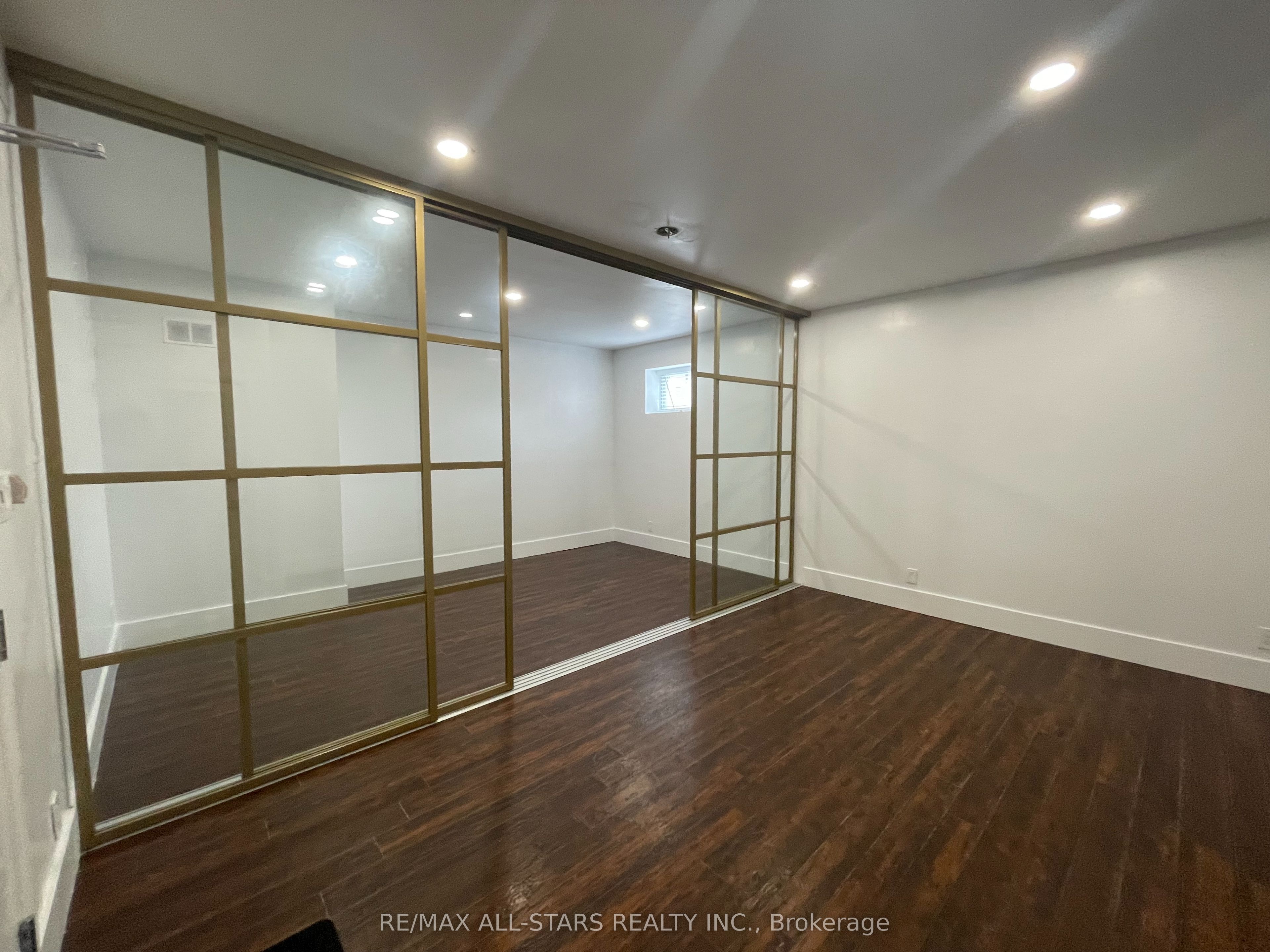 #202a - 717 Queen Street Property Photo 9