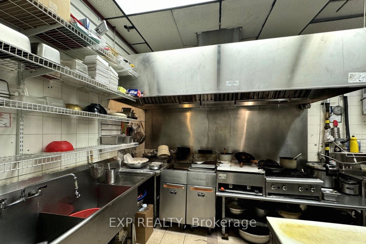 #3 - 1550 Kingston Road Property Photo 12
