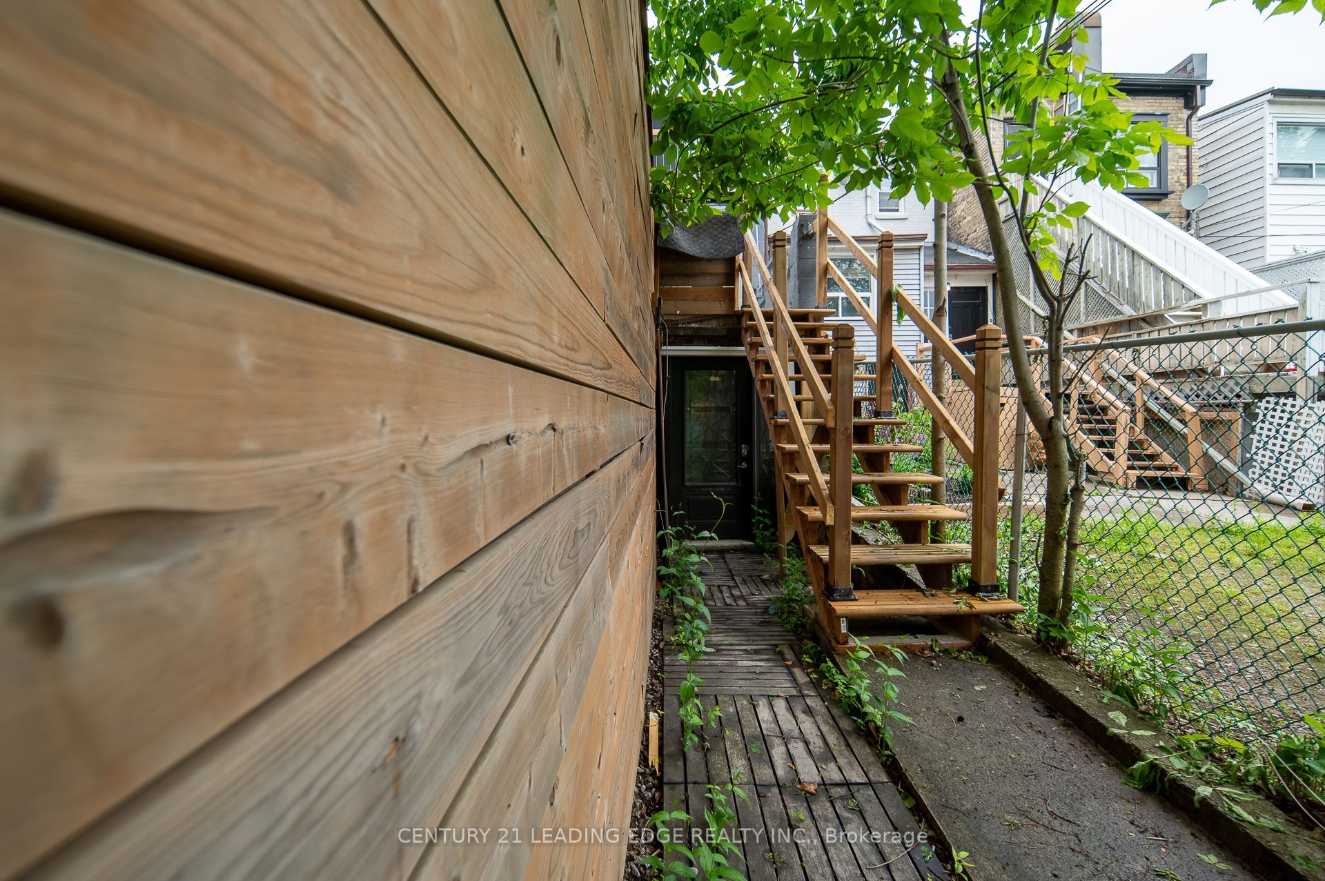 1555 Kingston Road Property Photo 2