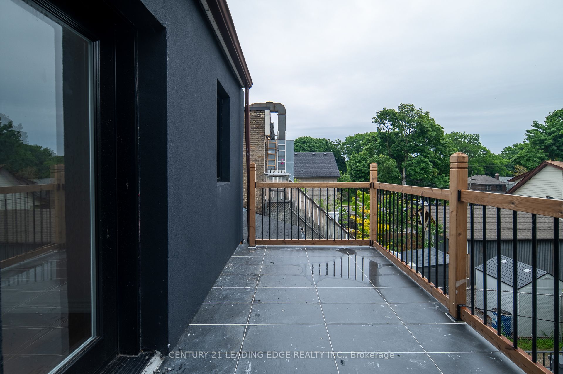 1555 Kingston Road Property Photo 6