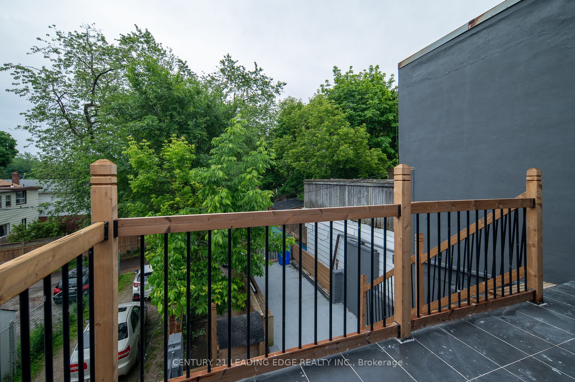 1555 Kingston Road Property Photo 9