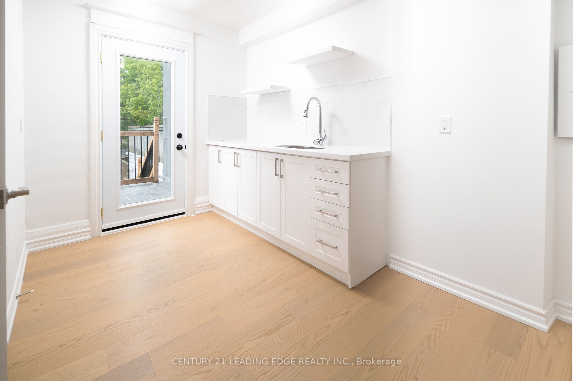 1555 Kingston Road Property Photo 16