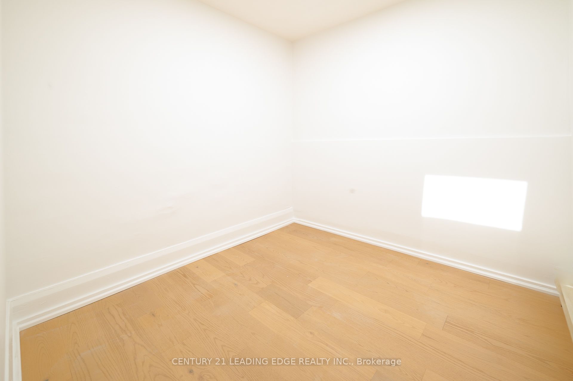 1555 Kingston Road Property Photo 17