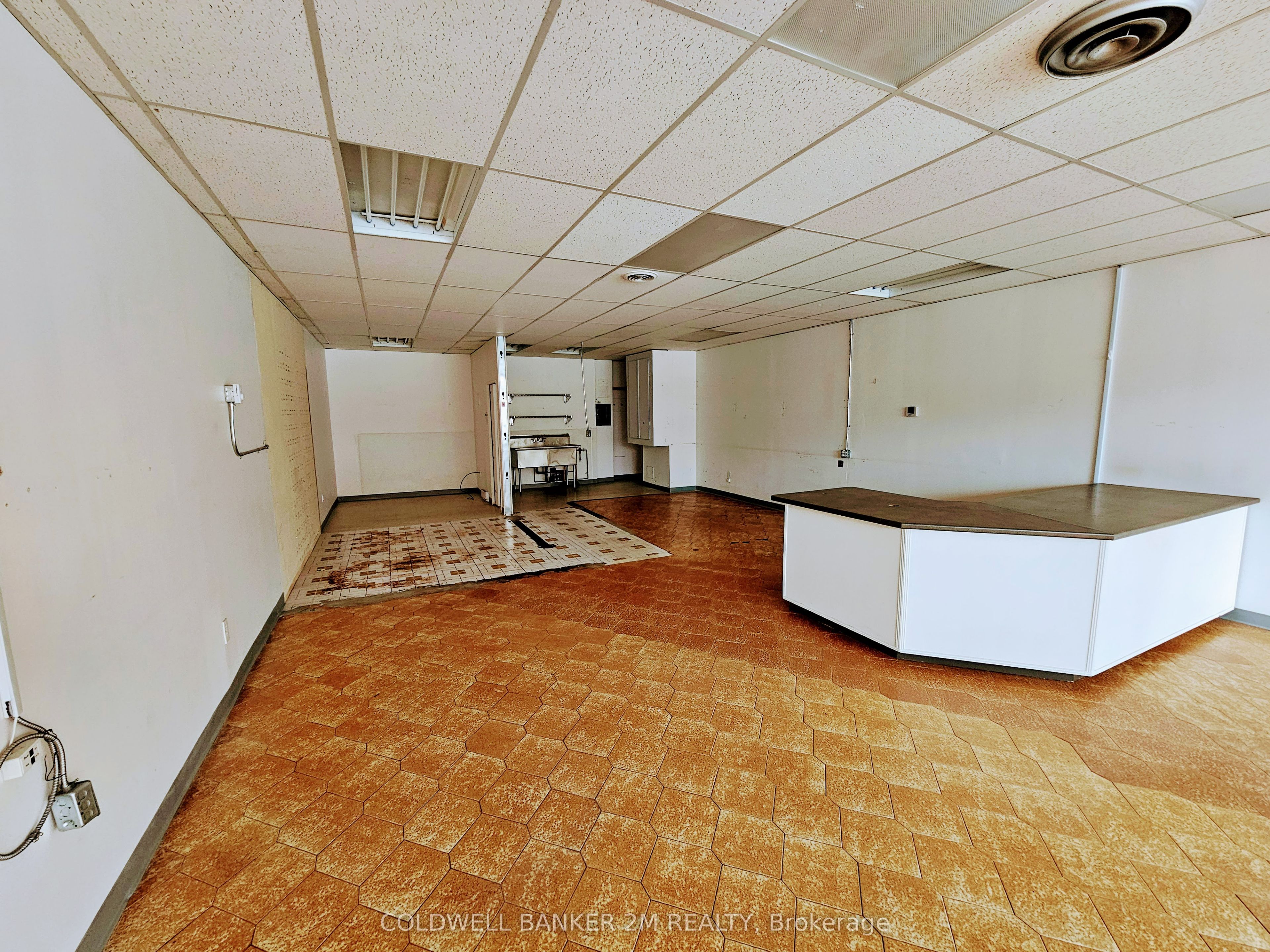 #102 - 74 Simcoe Street Property Photo 4