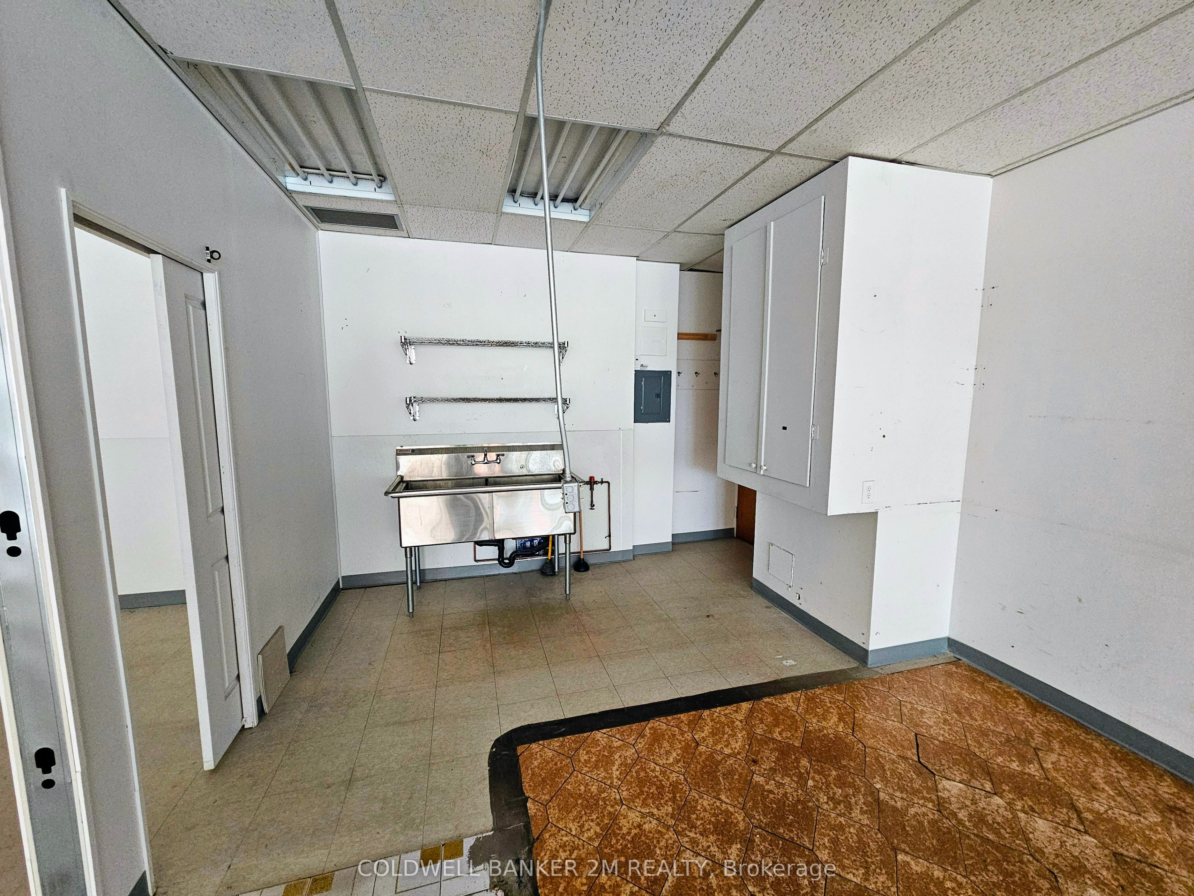 #102 - 74 Simcoe Street Property Photo 6