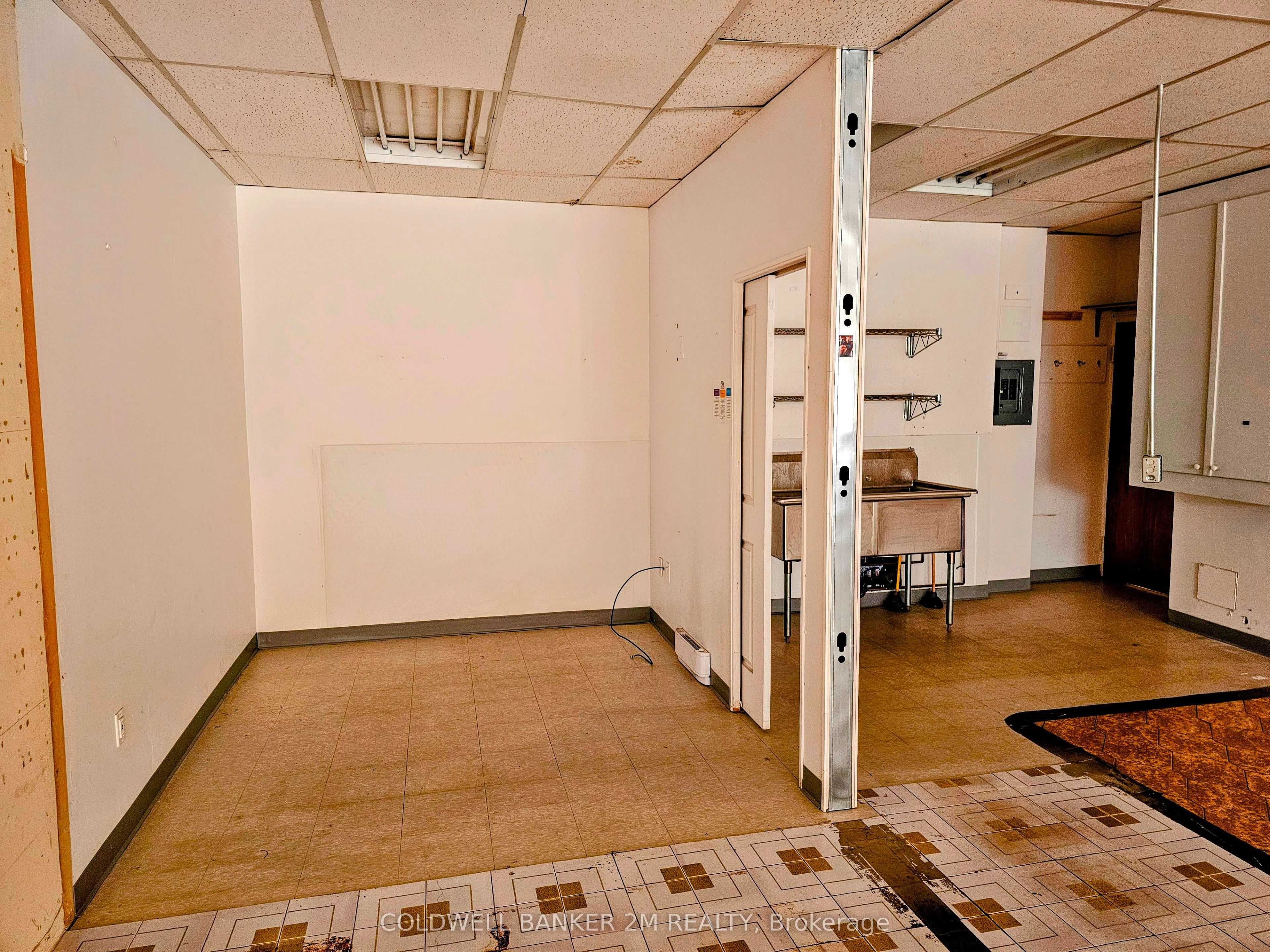 #102 - 74 Simcoe Street Property Photo 7