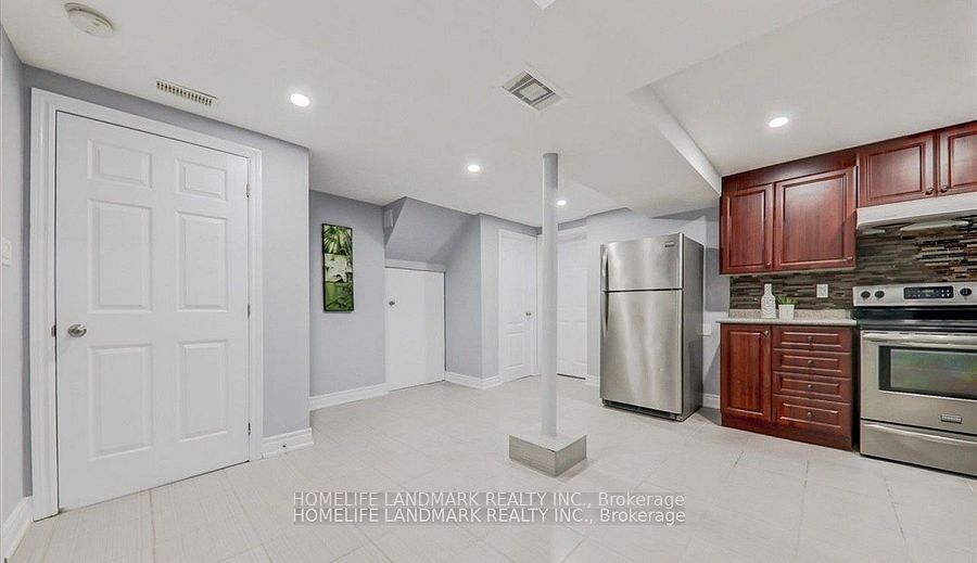 1336 Pharmacy Avenue Property Photo 3