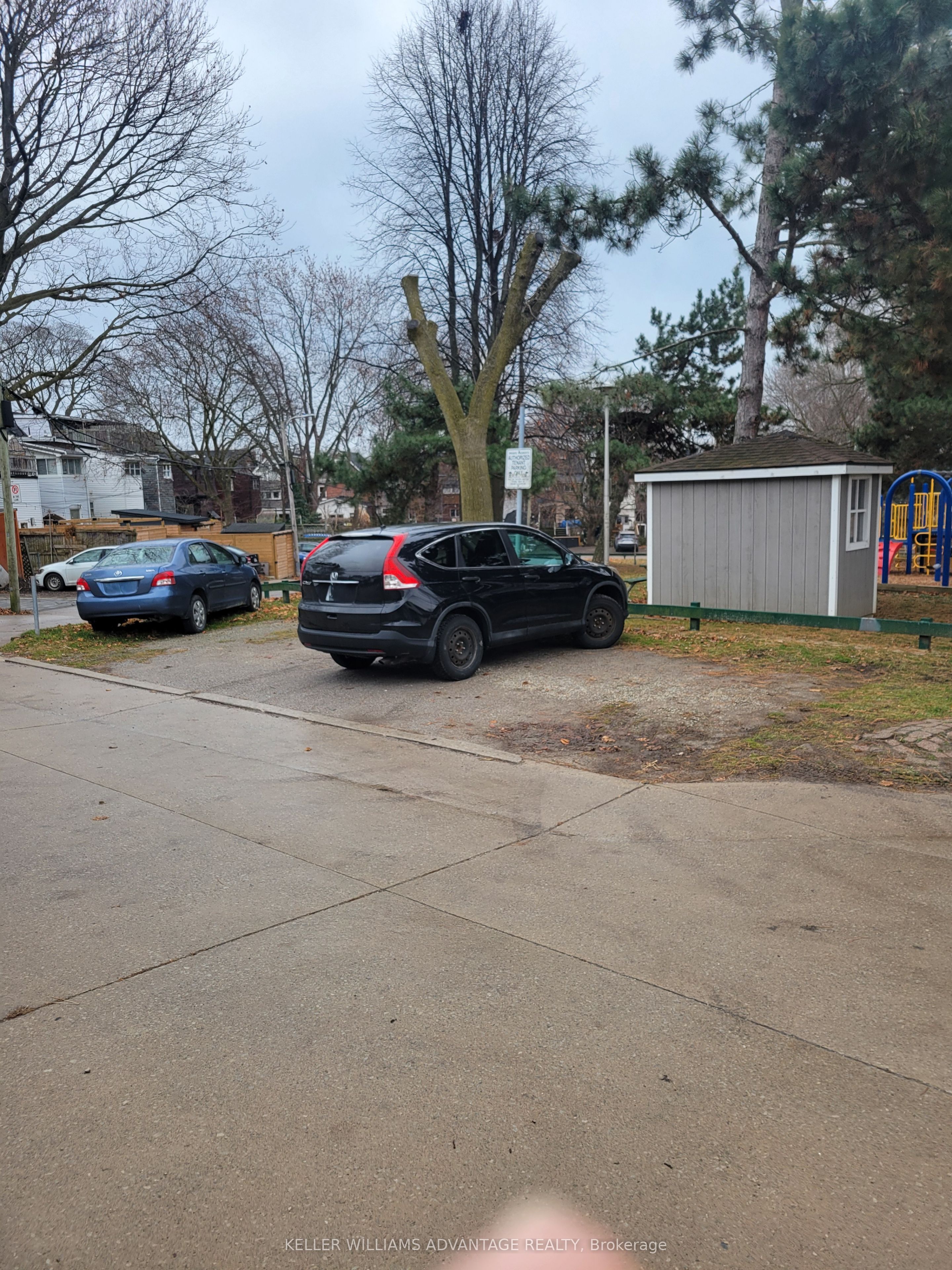 19r Columbine Avenue Property Photo 2