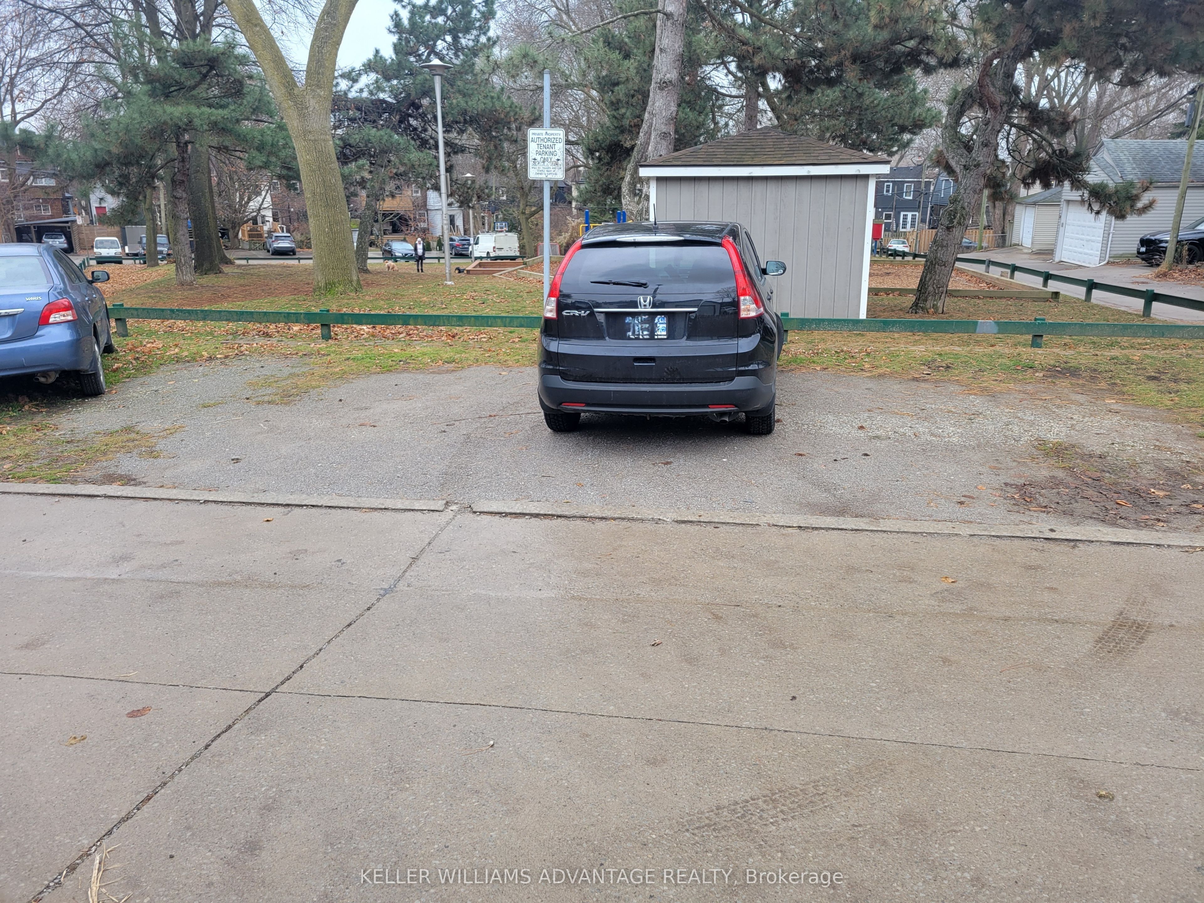 19r Columbine Avenue Property Photo 4