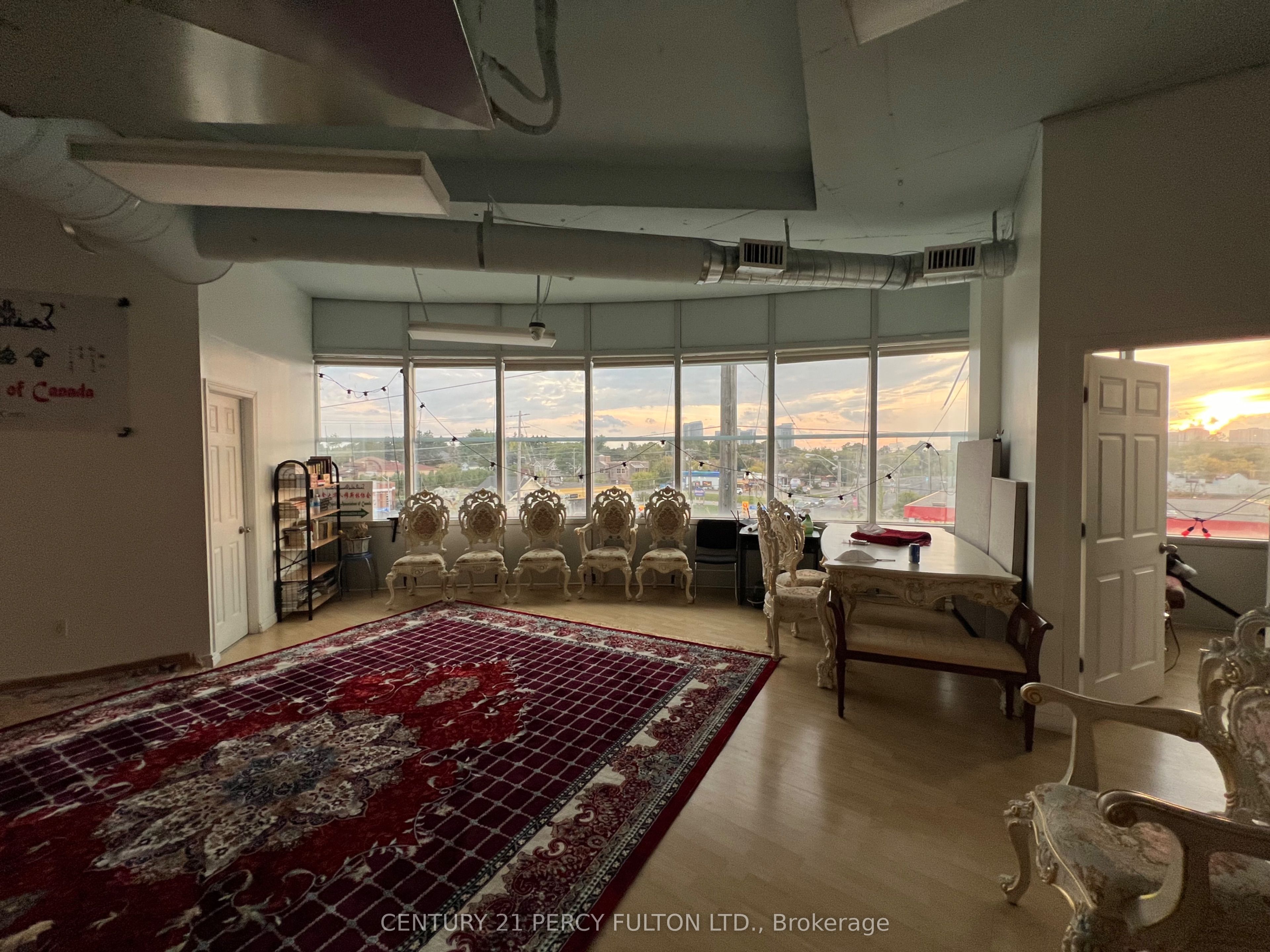 #367a&b - 4438 Sheppard Avenue Property Photo 6