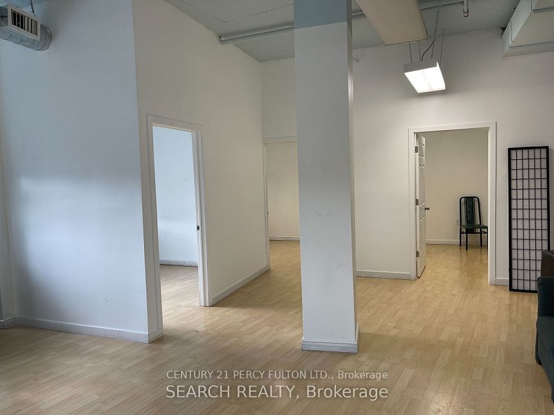 #367a&b - 4438 Sheppard Avenue Property Photo 3