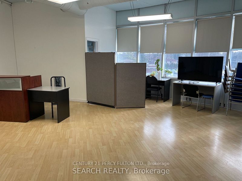 #367a&b - 4438 Sheppard Avenue Property Photo 4